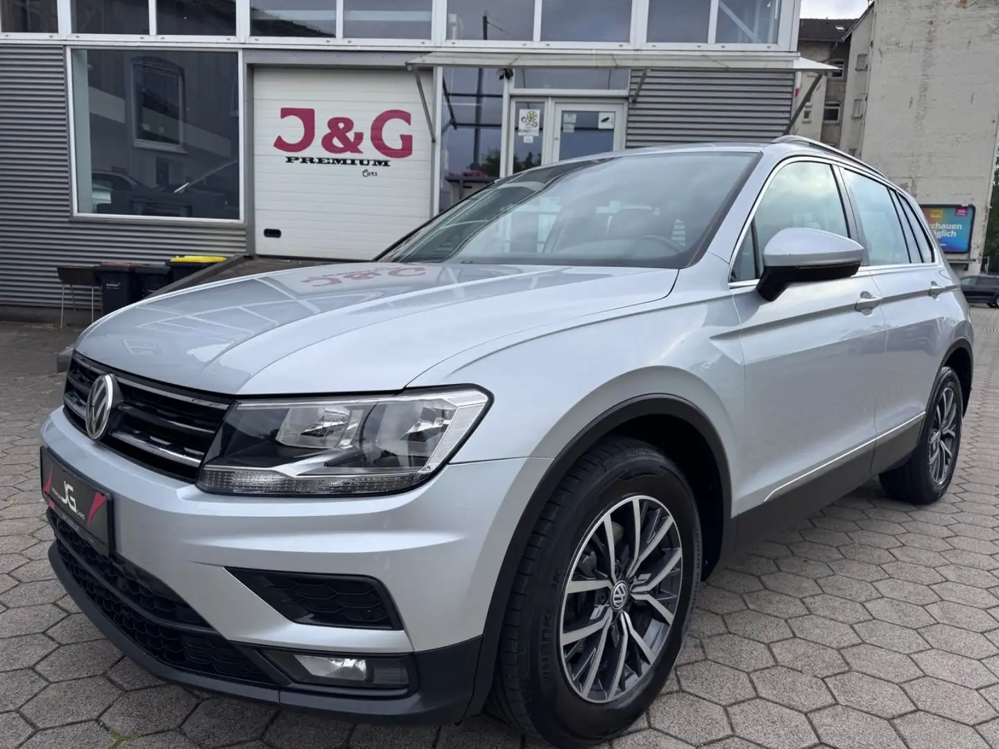 Volkswagen Tiguan Comfortline BMT/Start-Stopp AHK Argent - 1