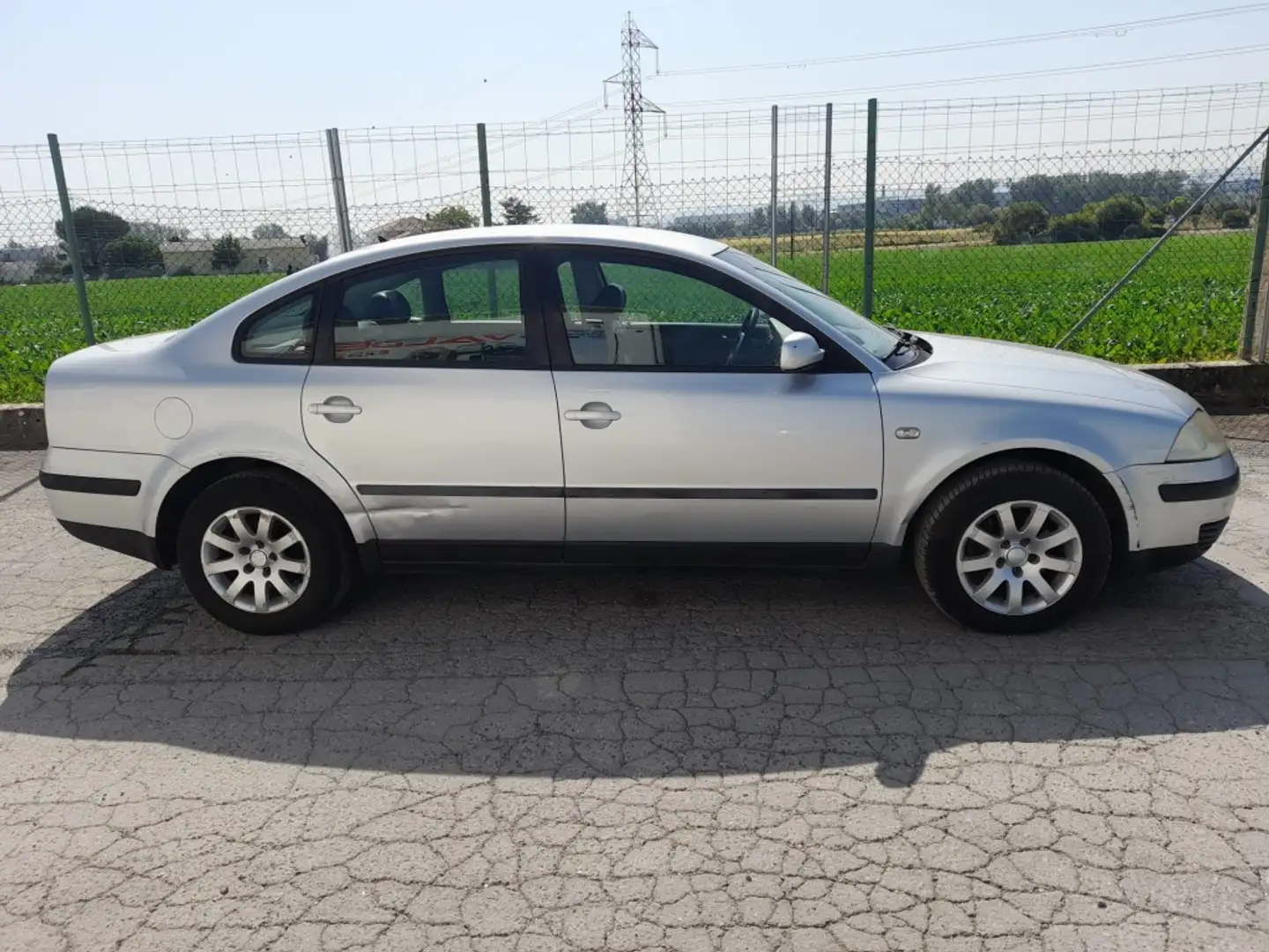 Volkswagen Passat 1.9TDI Edition Trend Gris - 2