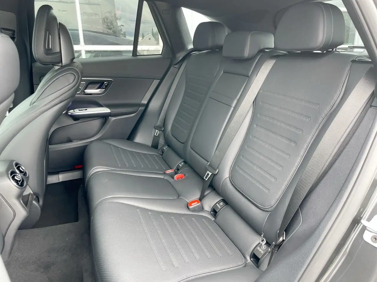 Mercedes-Benz GLC снимка Mercedes-Benz GLC