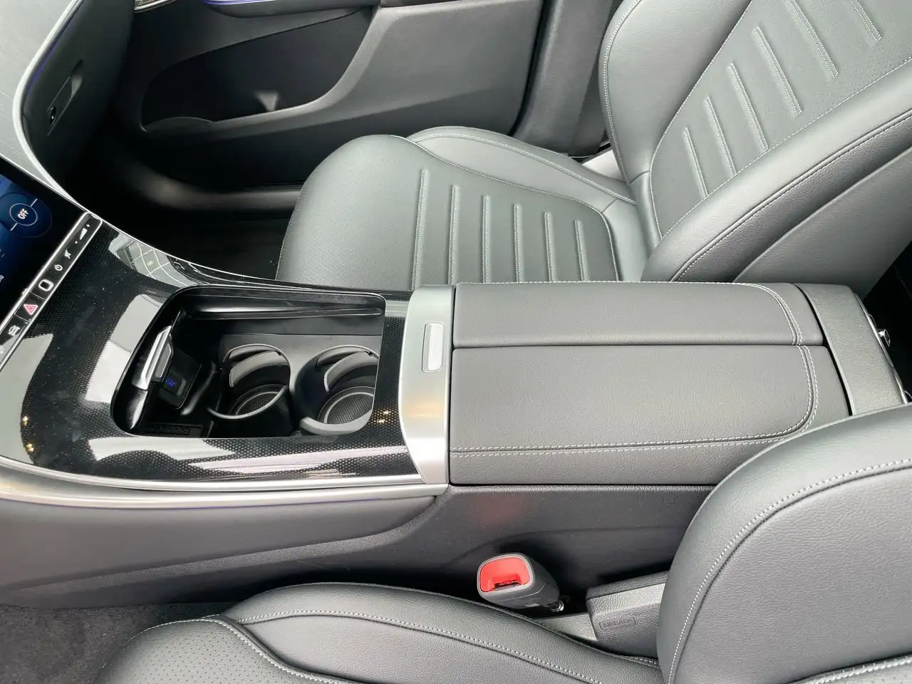 Mercedes-Benz GLC снимка Mercedes-Benz GLC