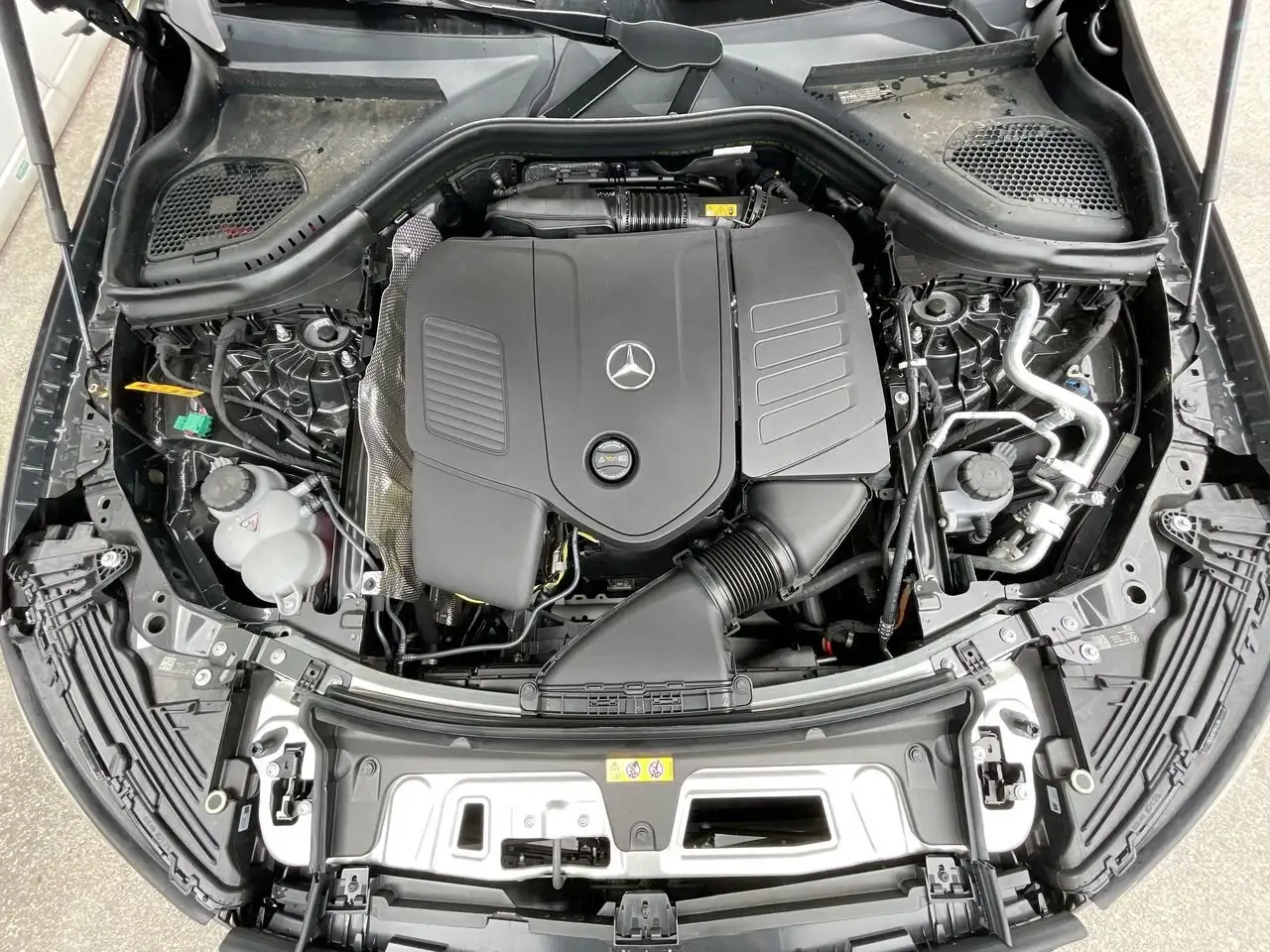 Mercedes-Benz GLC снимка Mercedes-Benz GLC