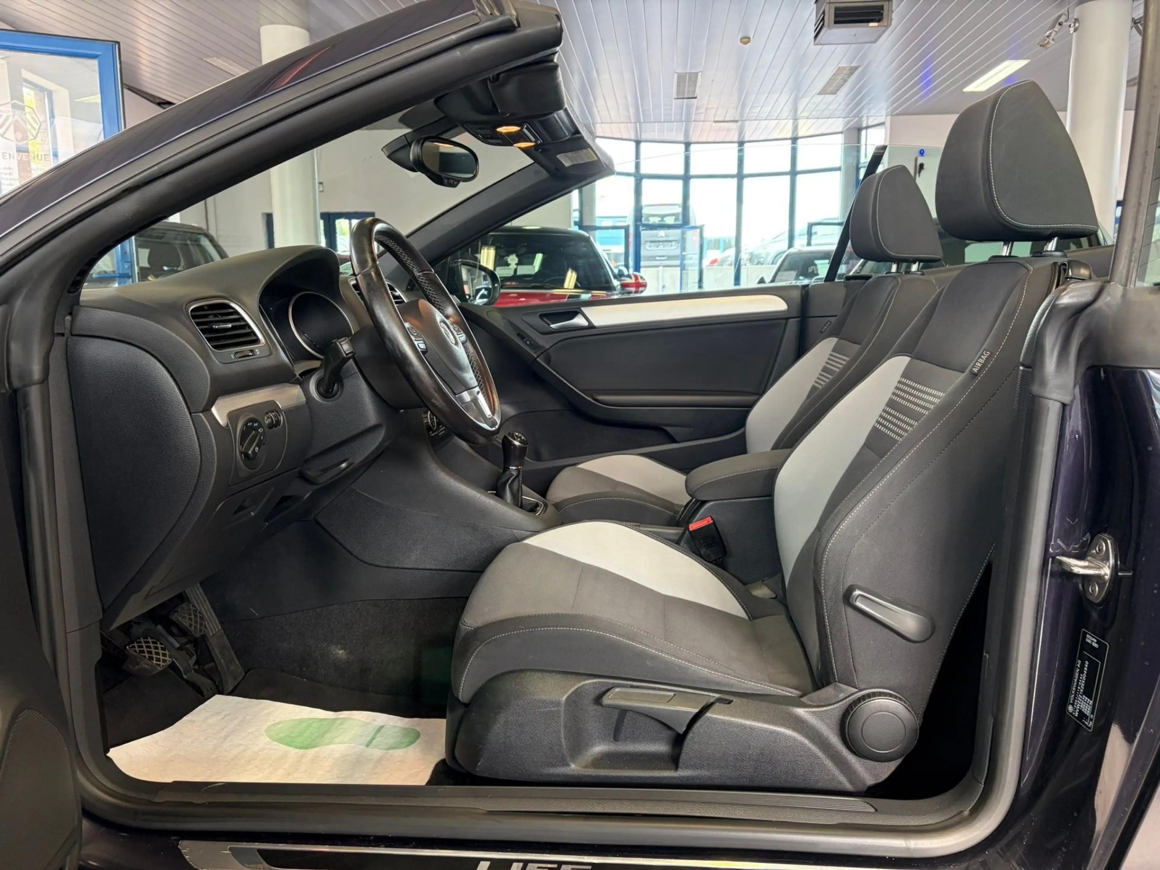 Volkswagen Golf Cabriolet Golf Cabriolet Édition Life GARANTIE — photo 5