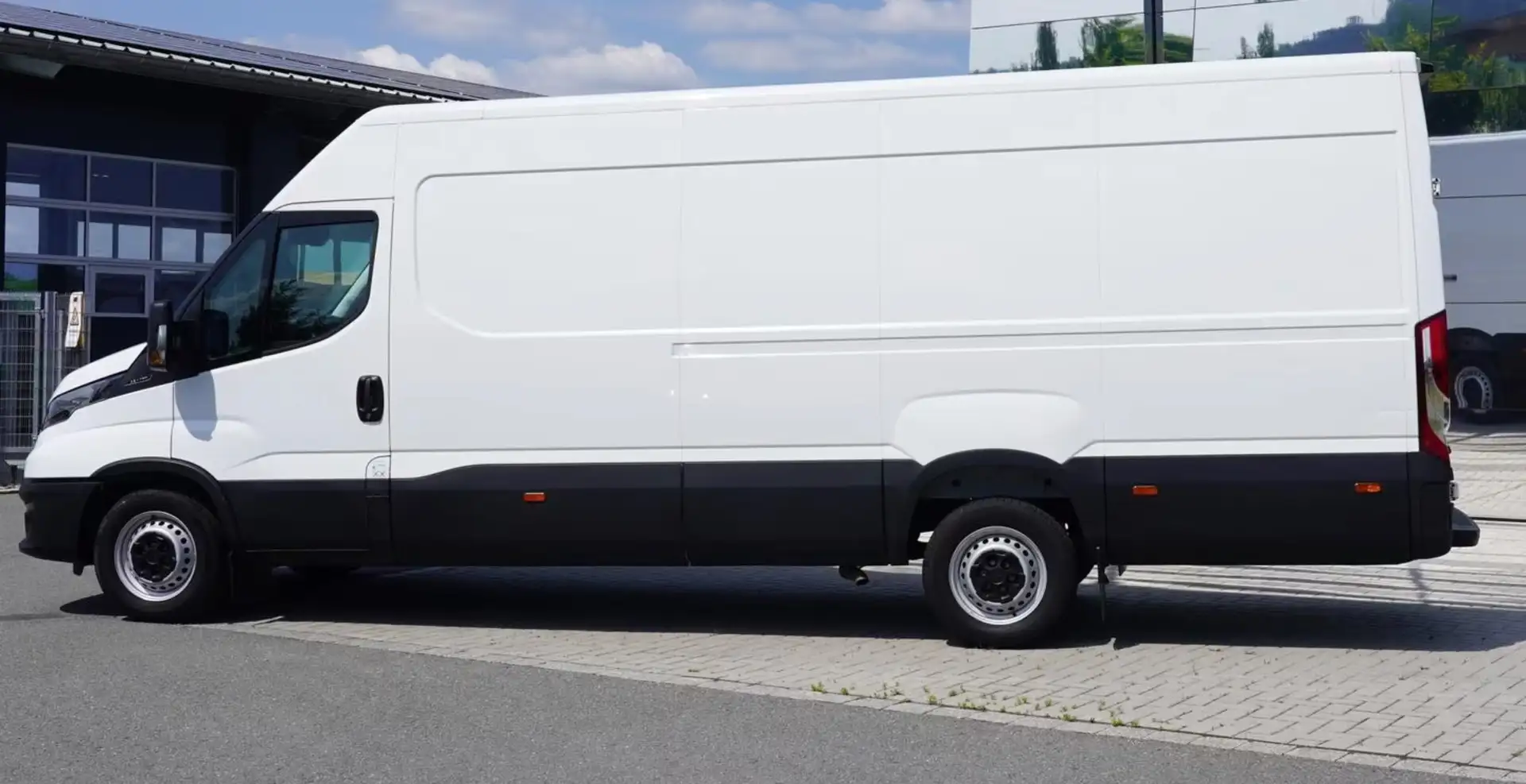 Iveco Daily 35S16V Maxi 4100L H2 L4 auch andere kurzfristig Weiß - 2