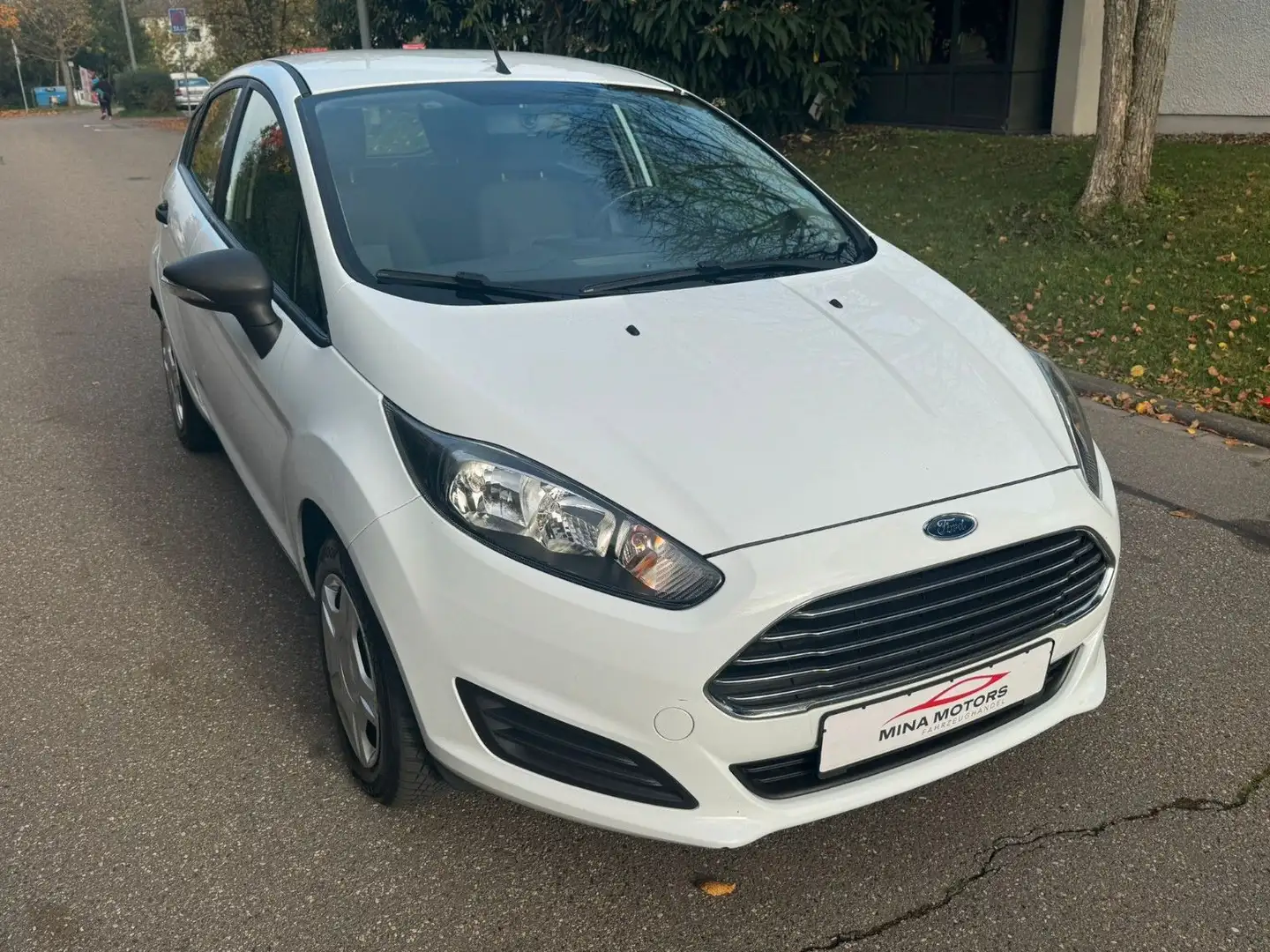 Ford Fiesta Ambiente Weiß - 1