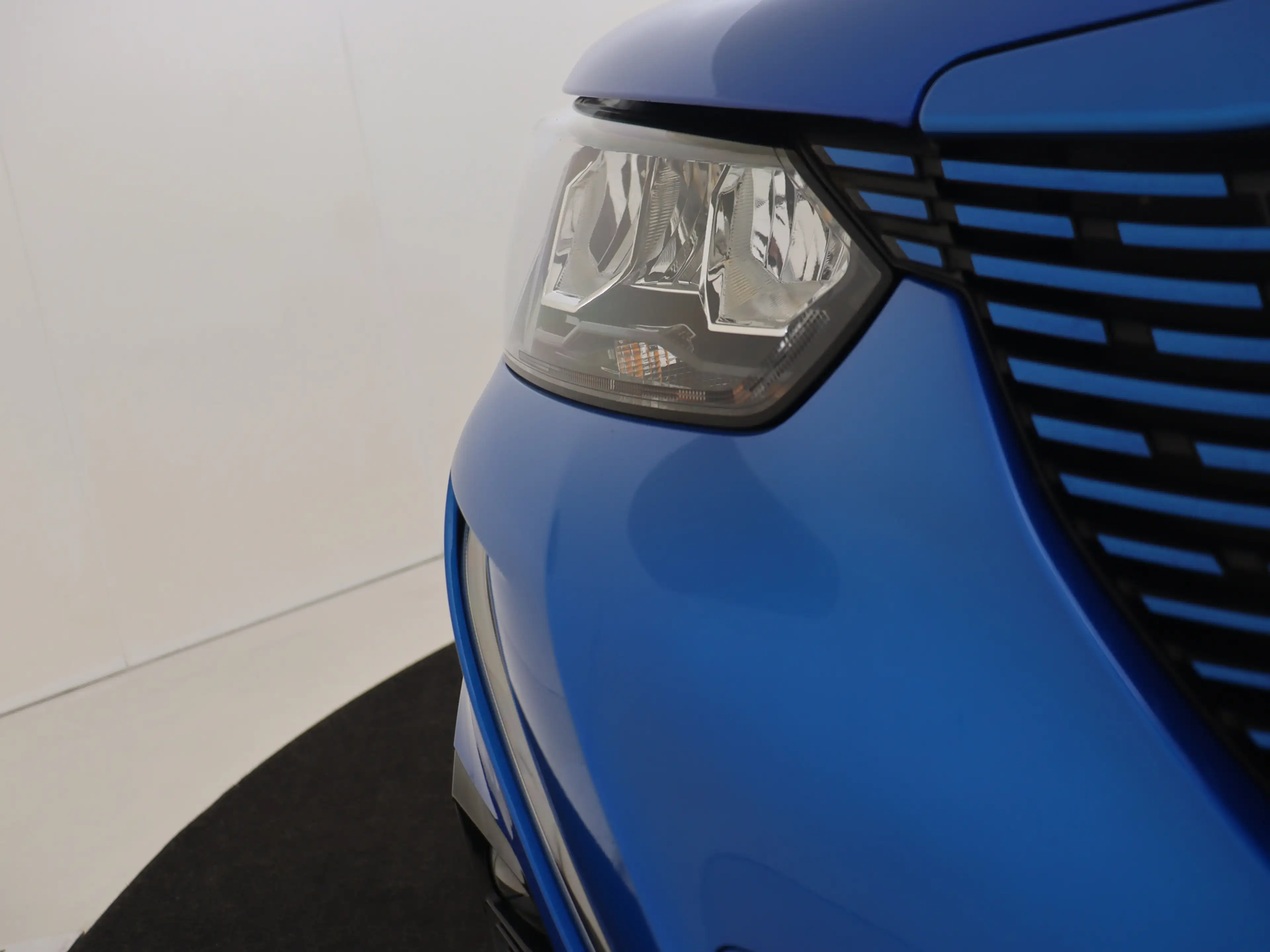 Peugeot e-2008 EV Allure 50 kWh YP — photo 13