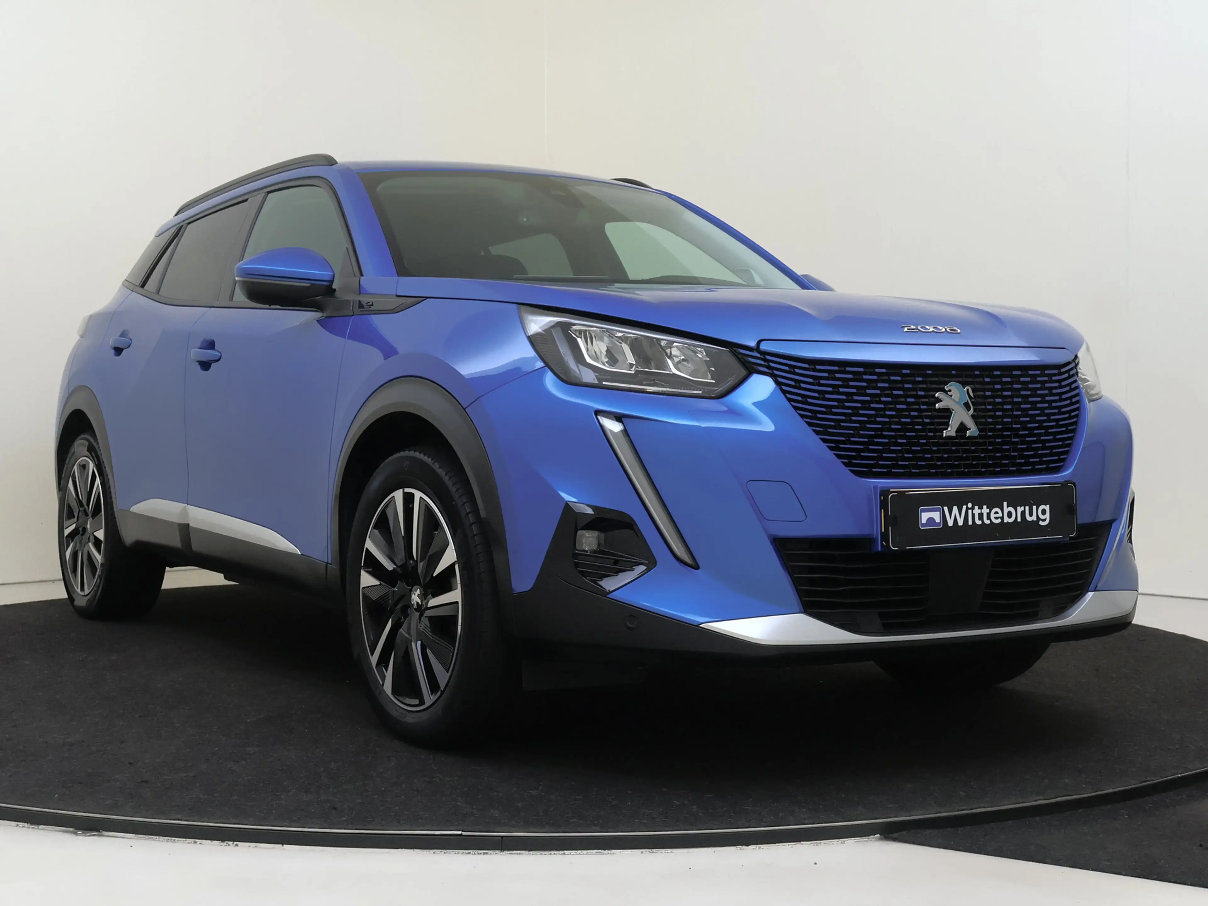 Peugeot e-2008 EV Allure 50 kWh YP — photo 3