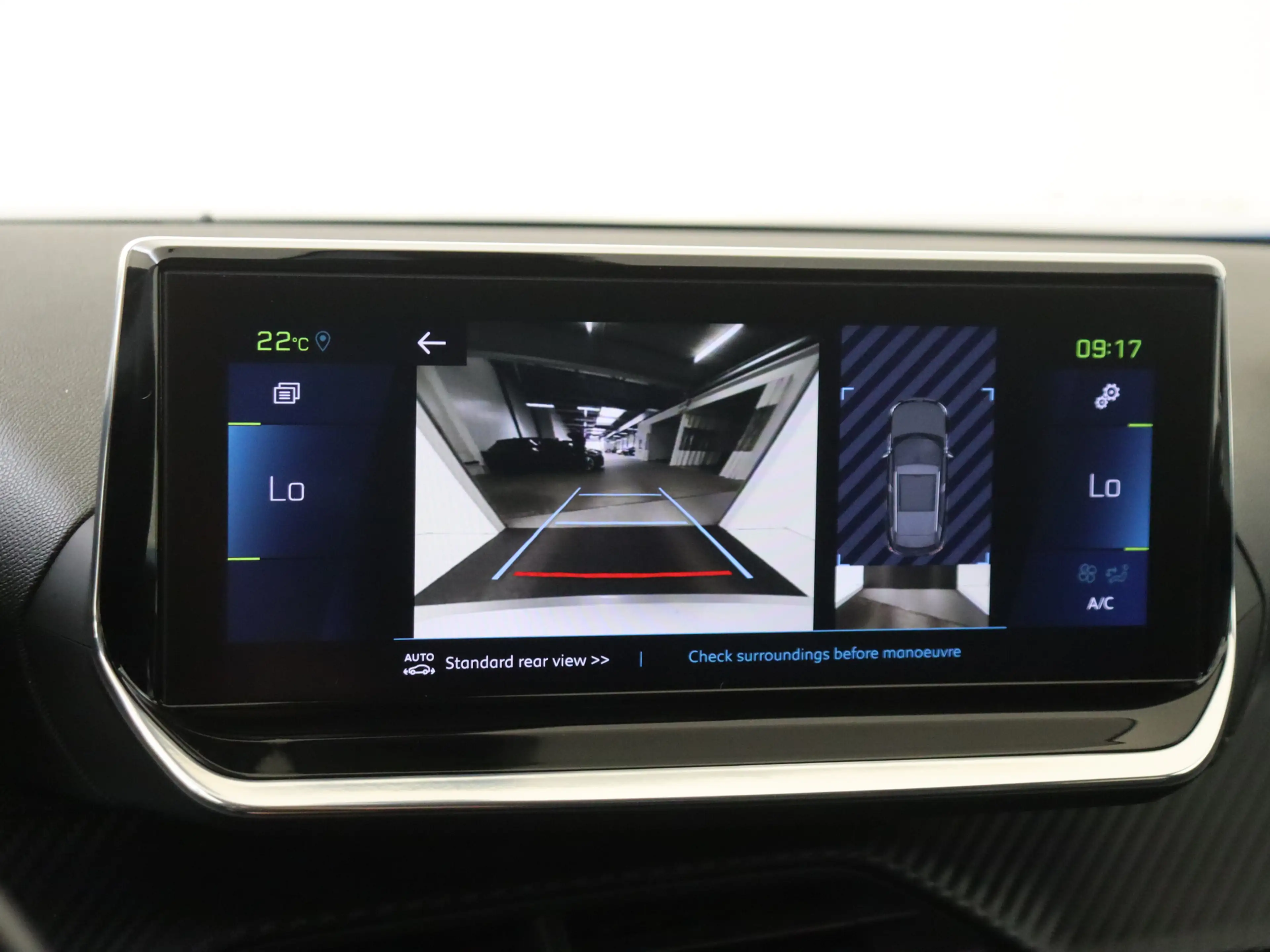 Peugeot e-2008 EV Allure 50 kWh YP — photo 14