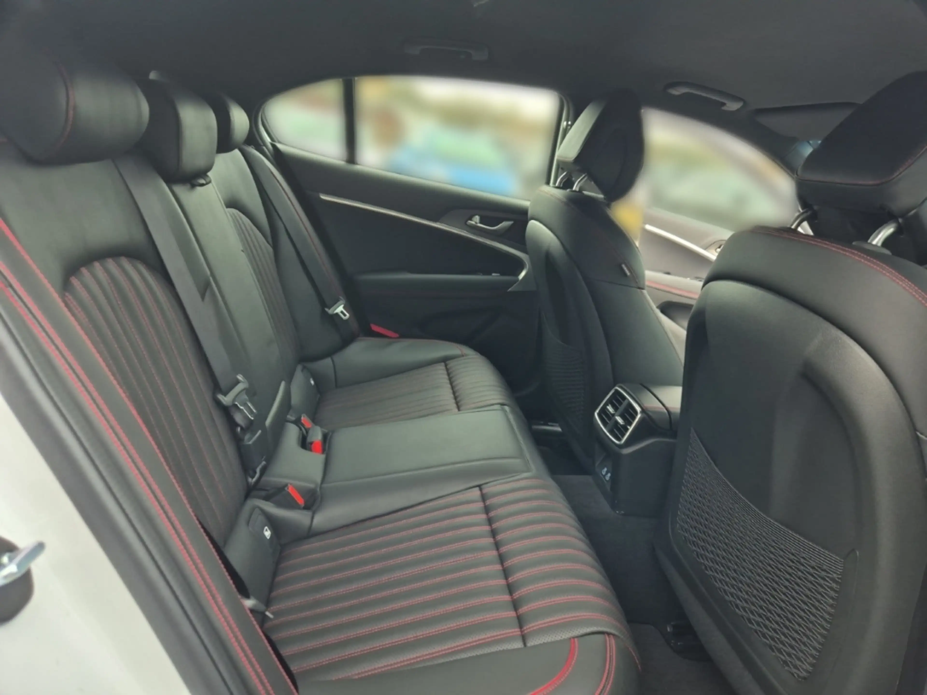 Genesis G70 Shooting Brake Sport 4WD — photo 14
