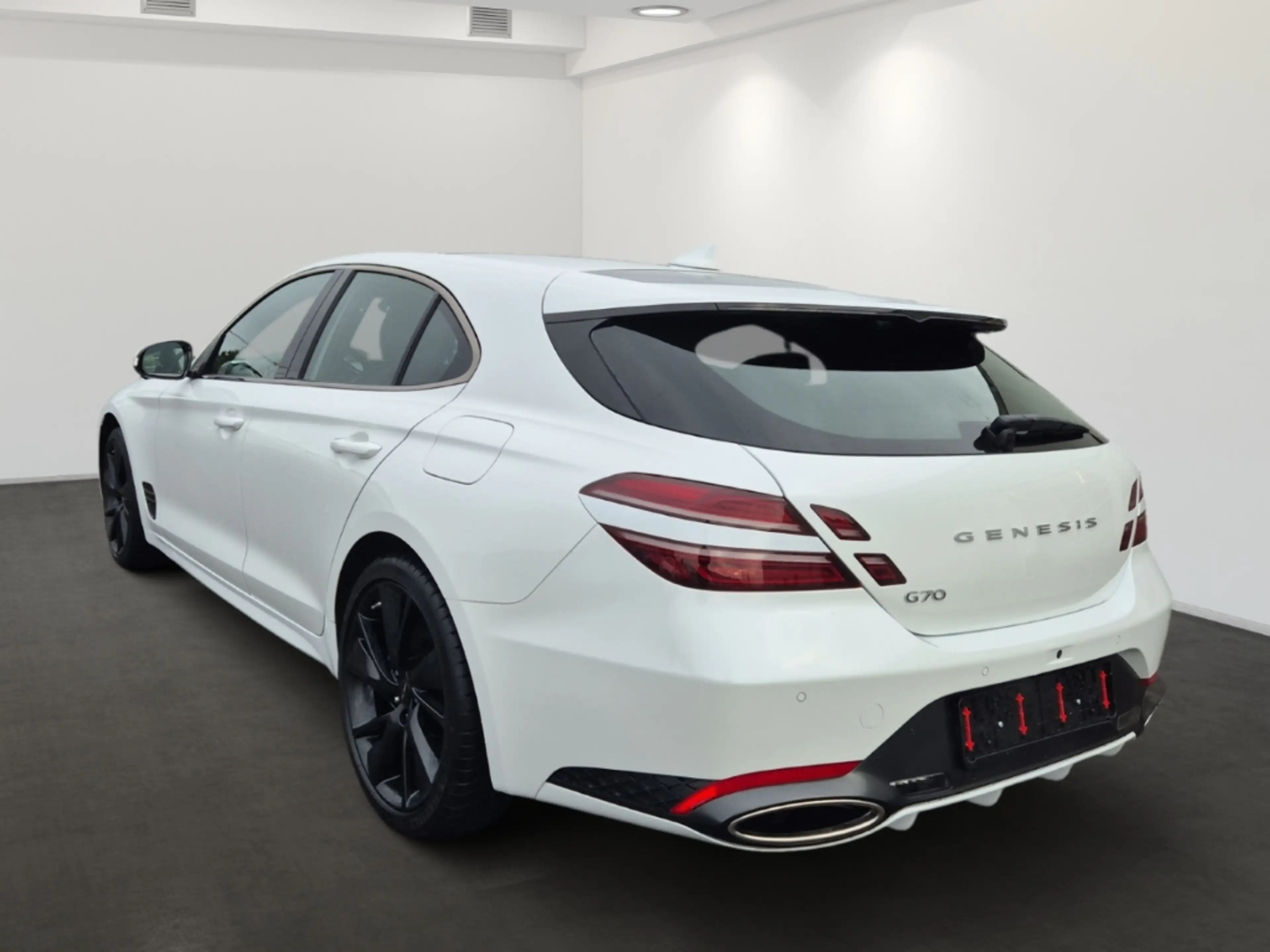 Genesis G70 Shooting Brake Sport 4WD — photo 5
