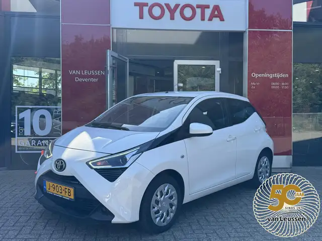 Toyota Aygo 1.0 VVT-i x-play CAMERA AIRCO 1E EIGENAAR CARPLAY