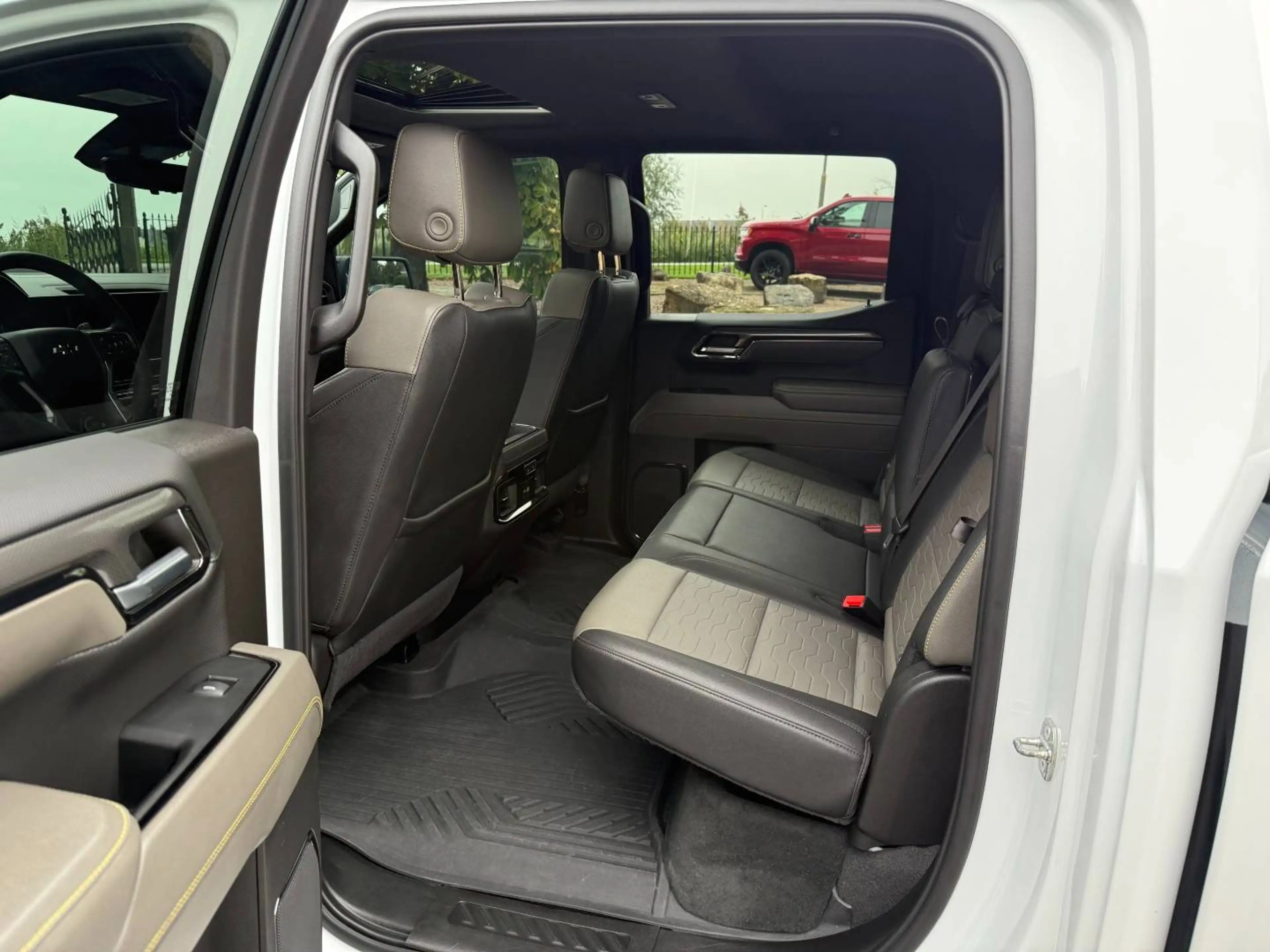Chevrolet Silverado ZR2 Bison 6.2L V8 Pick-Up Bedrijfswagen — photo 10