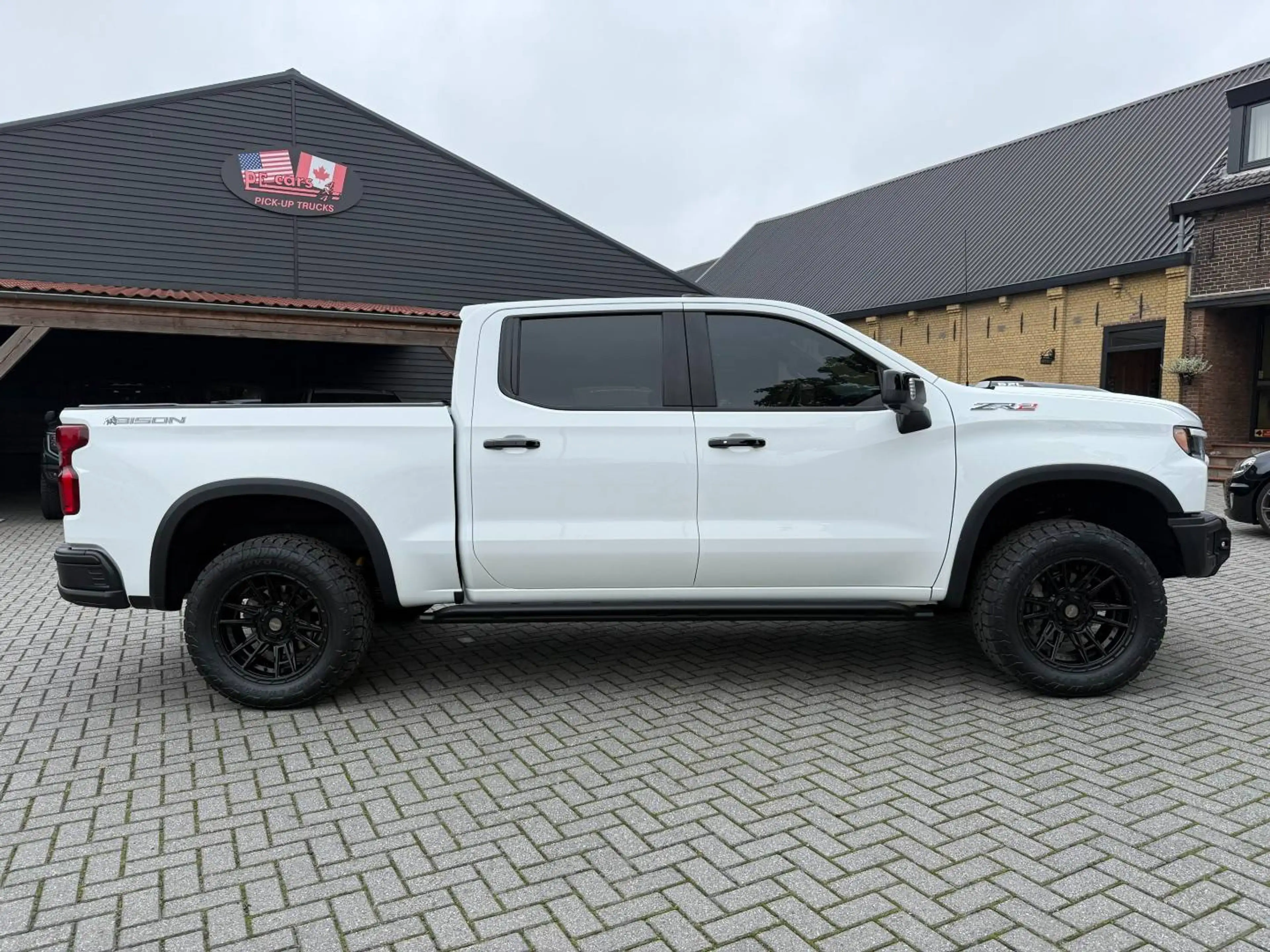 Chevrolet Silverado ZR2 Bison 6.2L V8 Pick-Up Bedrijfswagen — photo 3