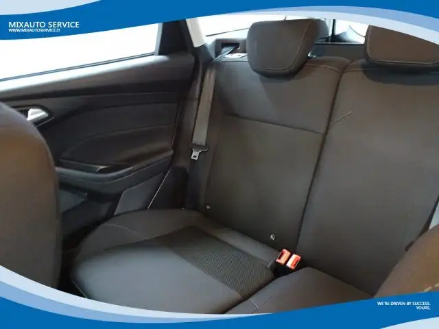 Ford Focus view 10