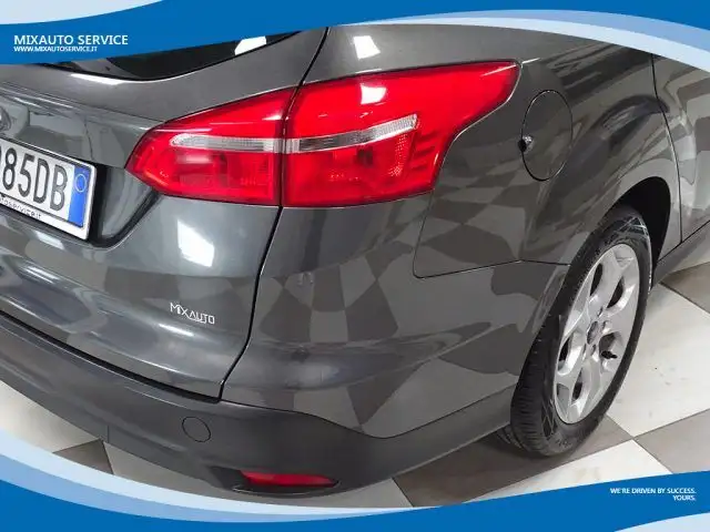 Ford Focus view 12