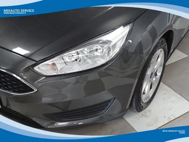Ford Focus view 11