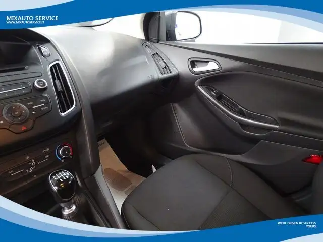 Ford Focus view 9
