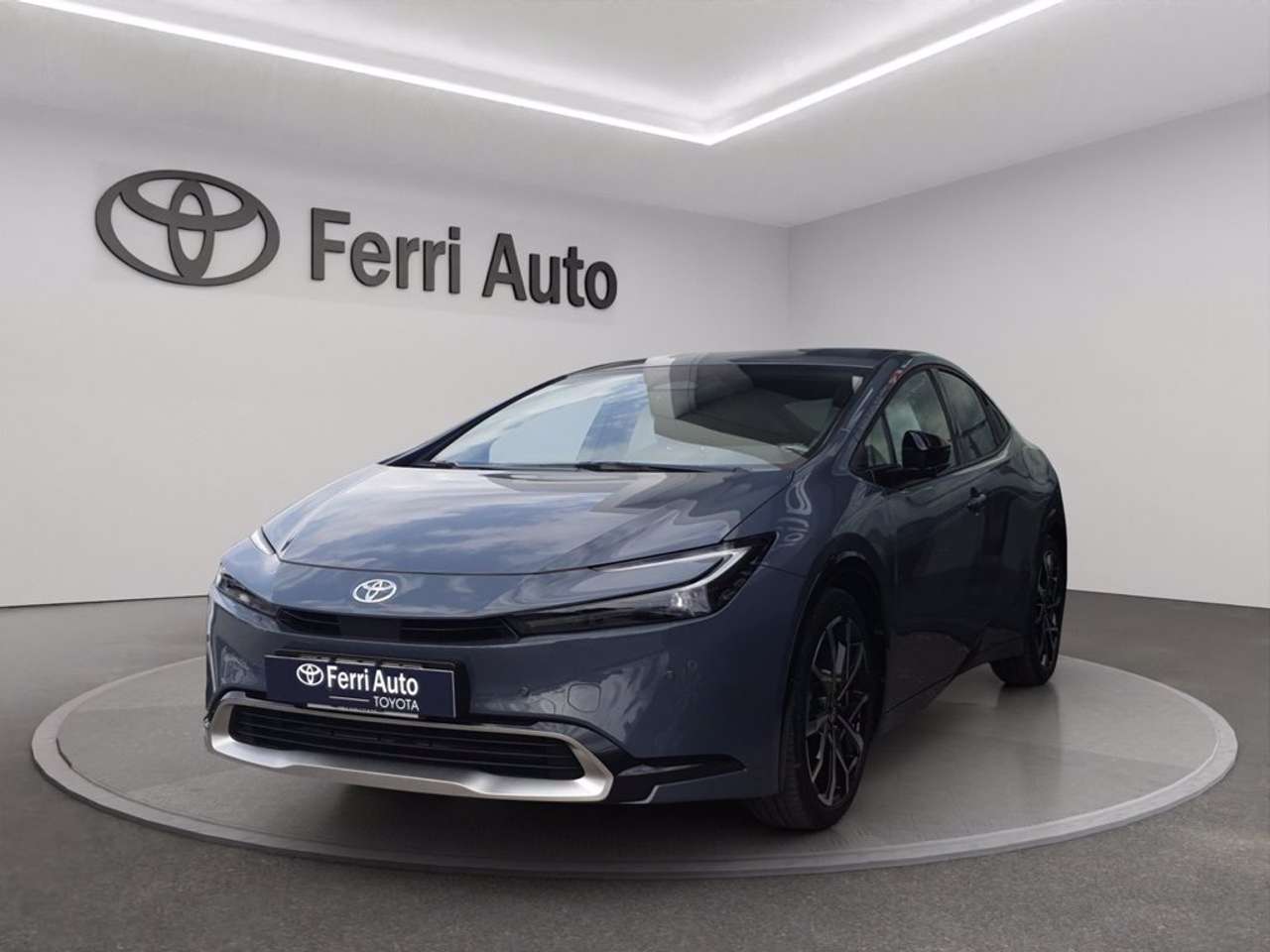 Toyota Prius 2.0 phev lounge