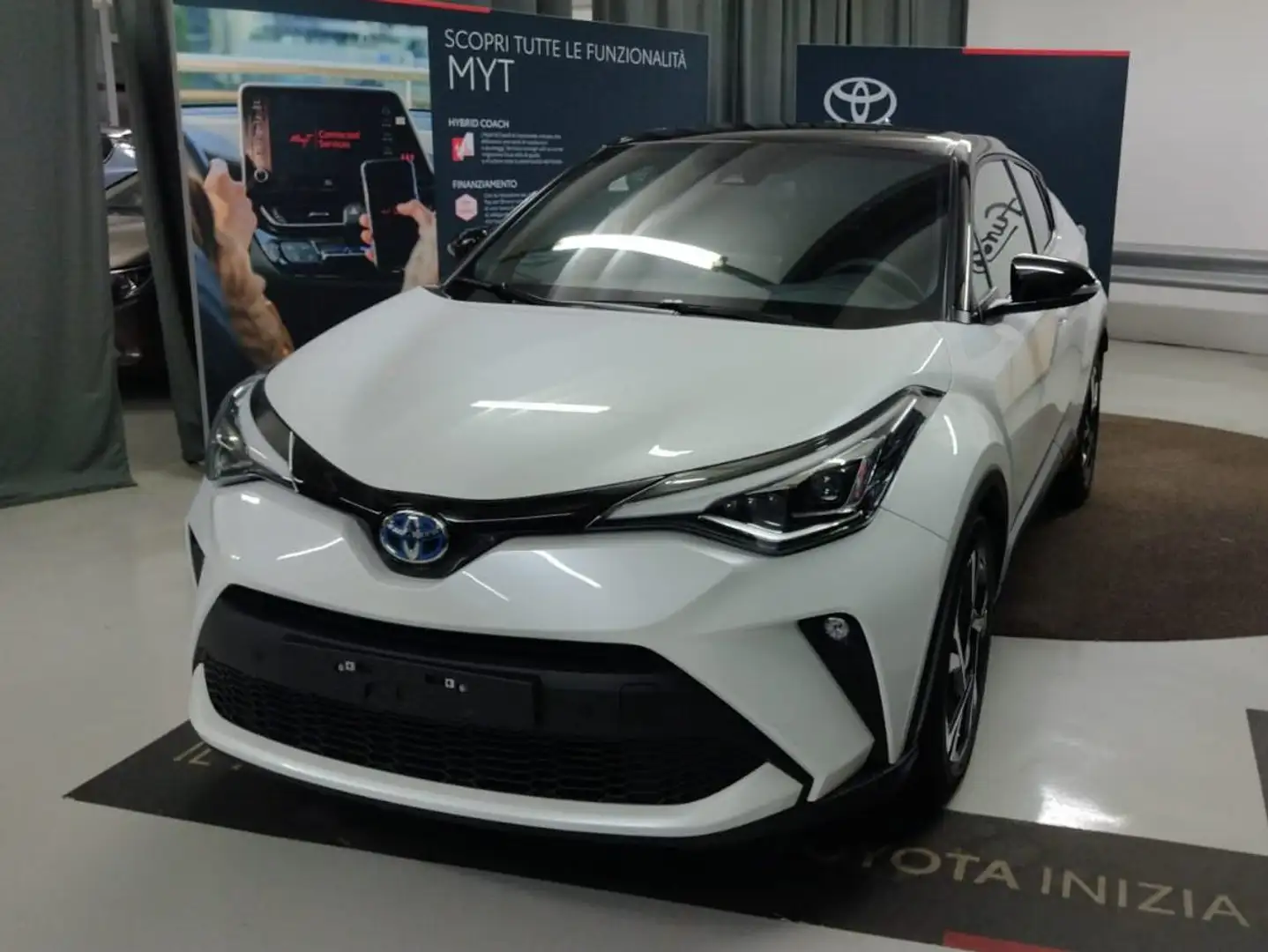 Toyota C-HR C-HR 2.0h Trend e-cvt Bianco - 2