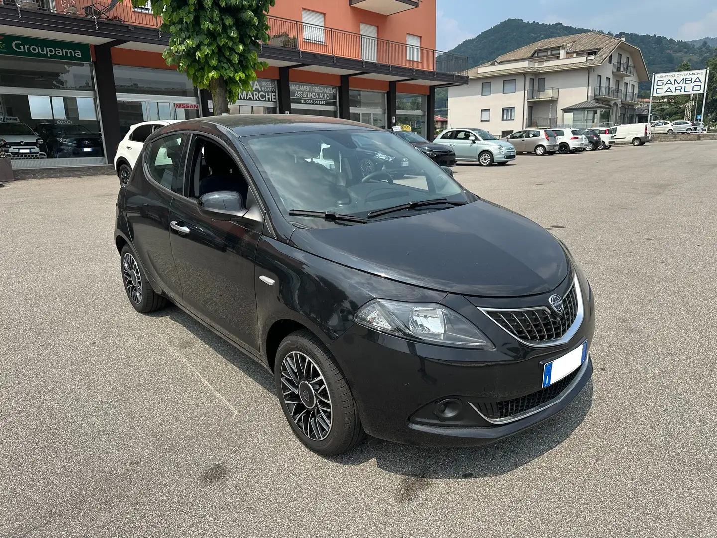 Lancia Ypsilon 1.0 FireFly 5 porte S&S Hybrid Platino Nero - 2