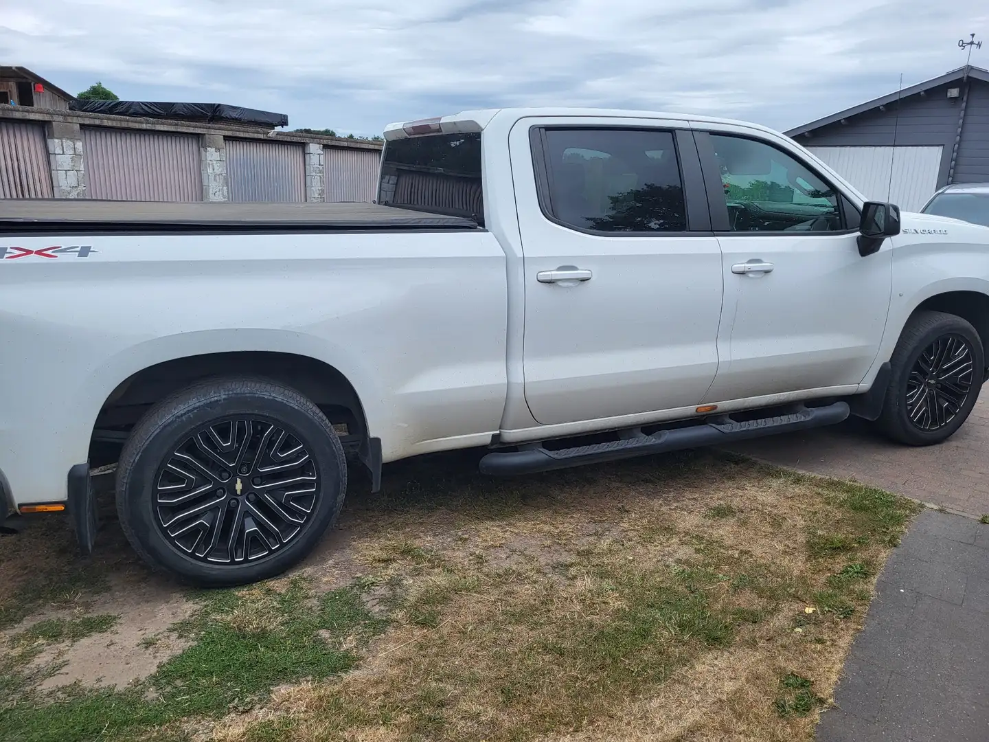 Chevrolet Silverado - 2