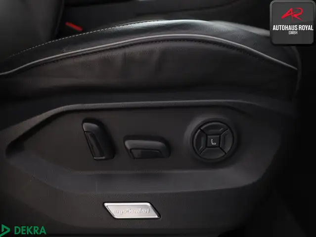 Volkswagen Touareg view 12