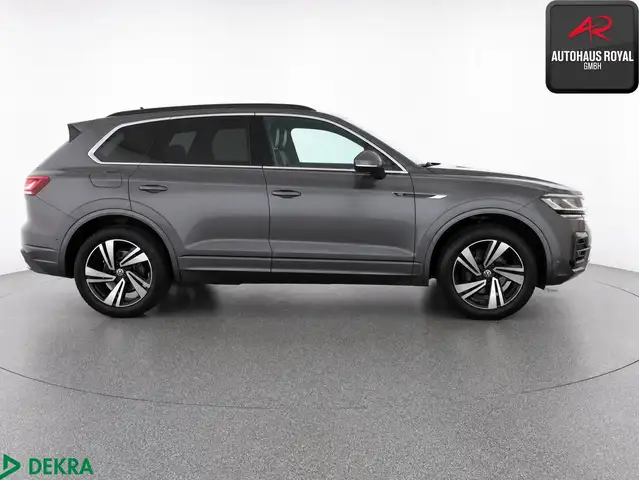 Volkswagen Touareg view 6