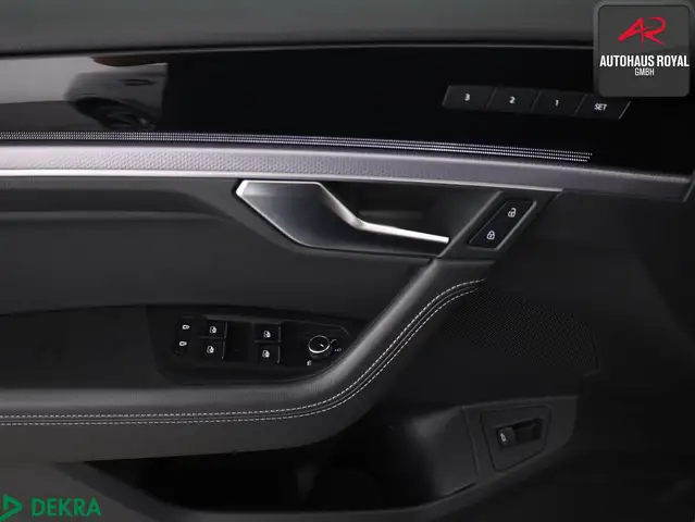 Volkswagen Touareg view 15