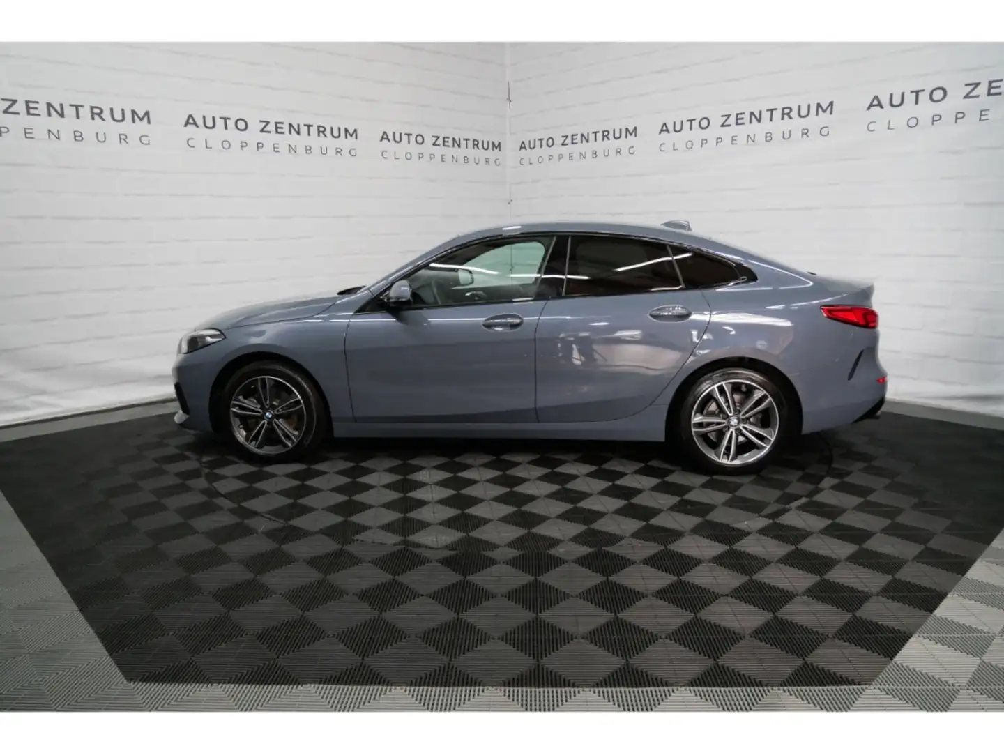 BMW 218 Gran Coupe i Sport Line LED+Navi+Kamera+17'' Grau - 2