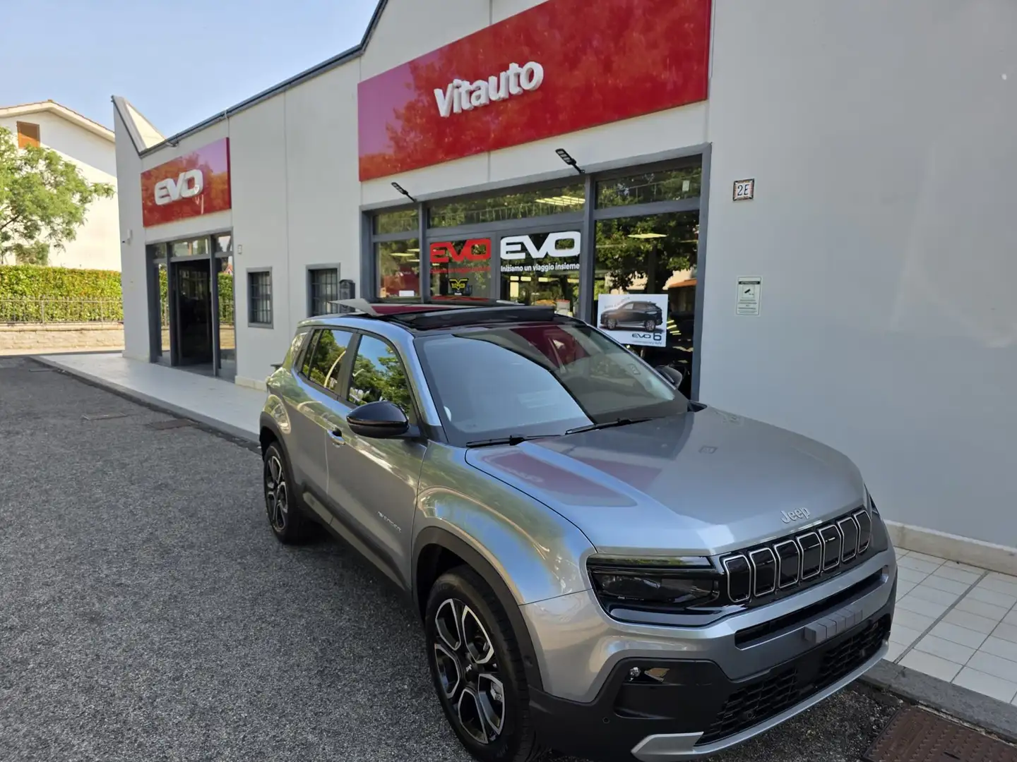 Jeep Avenger 1.2 turbo e-hybrid mhev Summit fwd 110cv edct6 Grigio - 2
