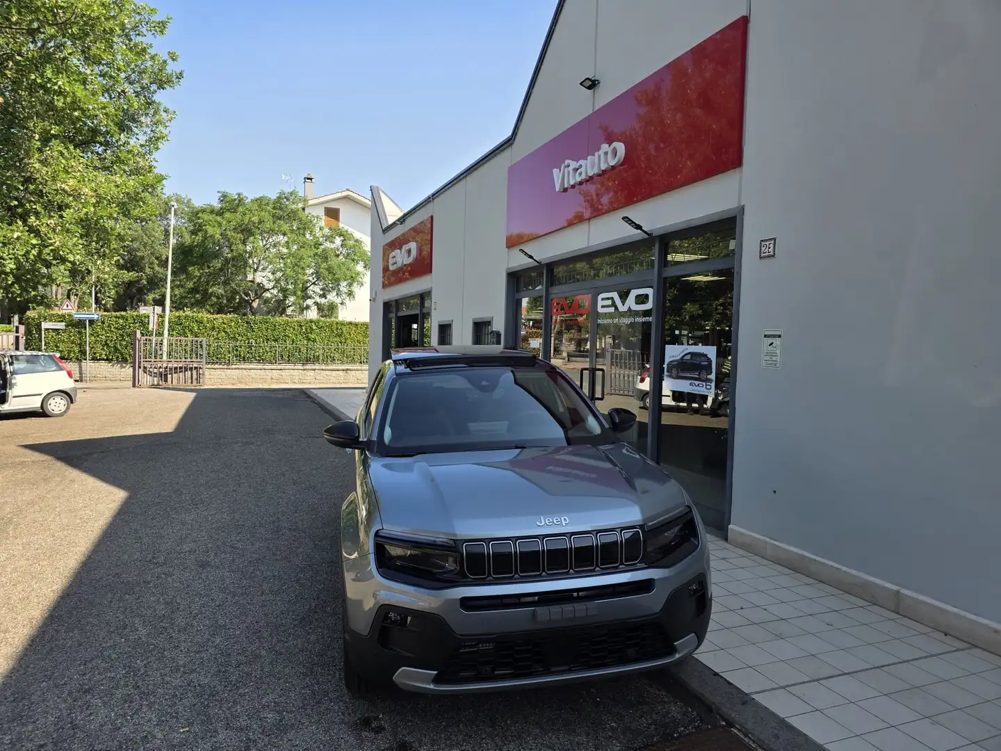 Jeep Avenger 1.2 turbo e-hybrid mhev Summit fwd 110cv edct6 Grigio - 1