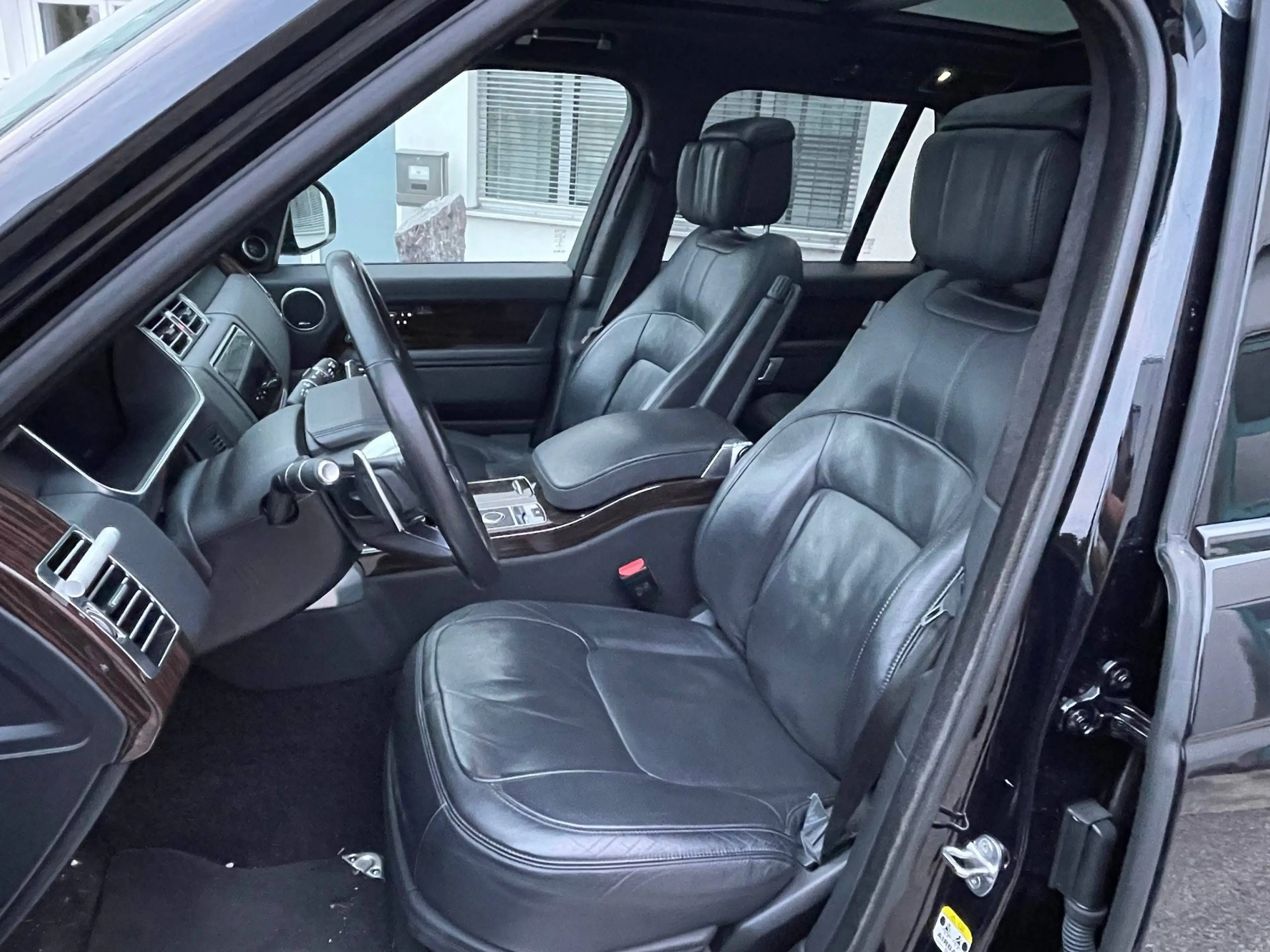 Land Rover Range Rover P525 V8 Autobiography*all Black*MWST ausweisbar — photo 11