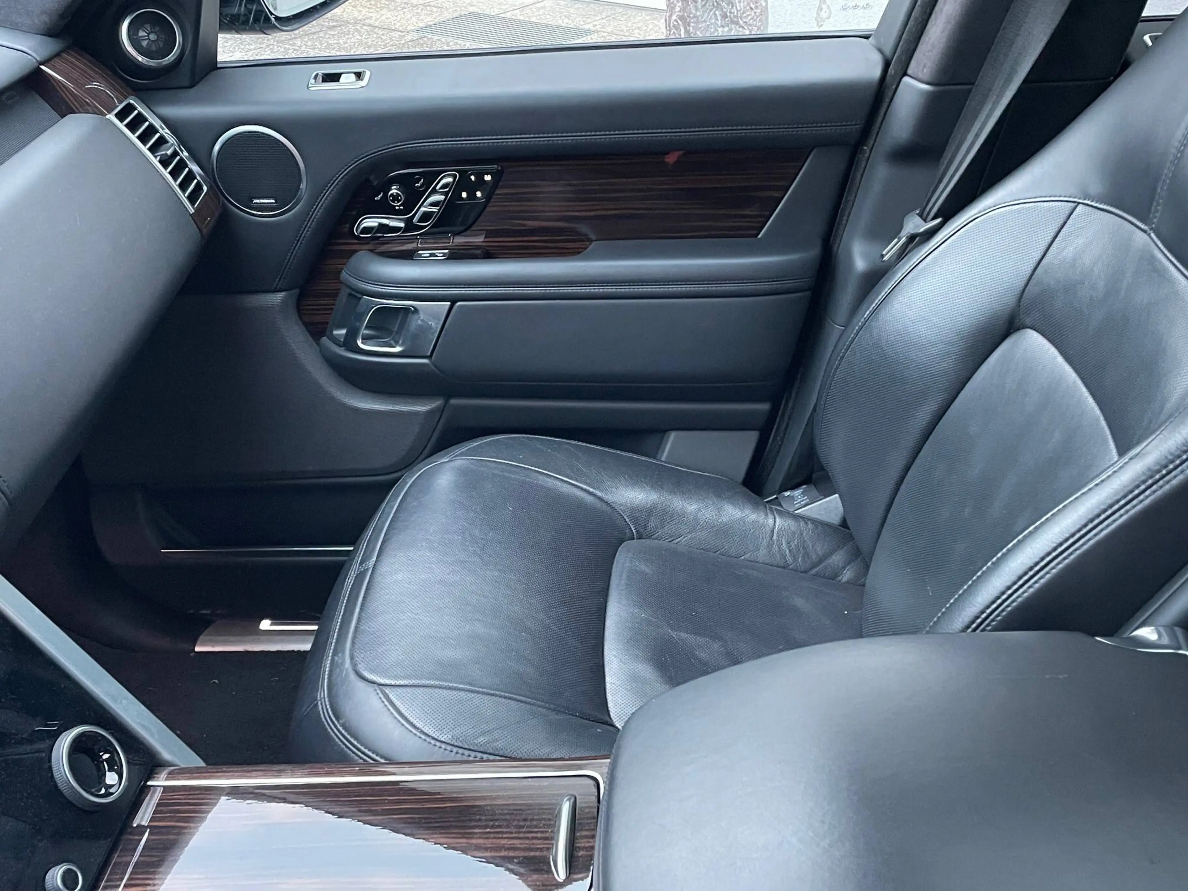 Land Rover Range Rover P525 V8 Autobiography*all Black*MWST ausweisbar — photo 14