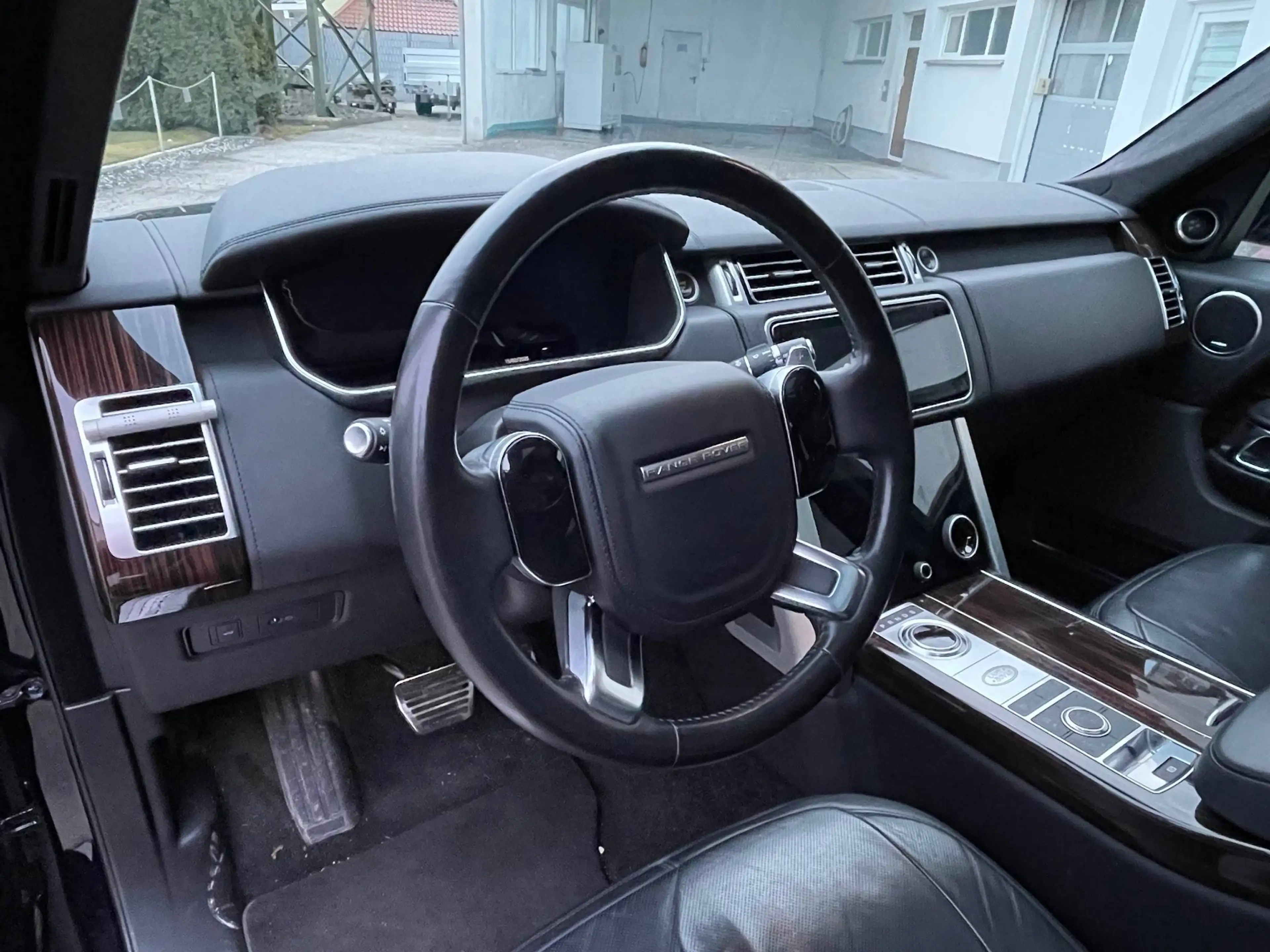 Land Rover Range Rover P525 V8 Autobiography*all Black*MWST ausweisbar — photo 12