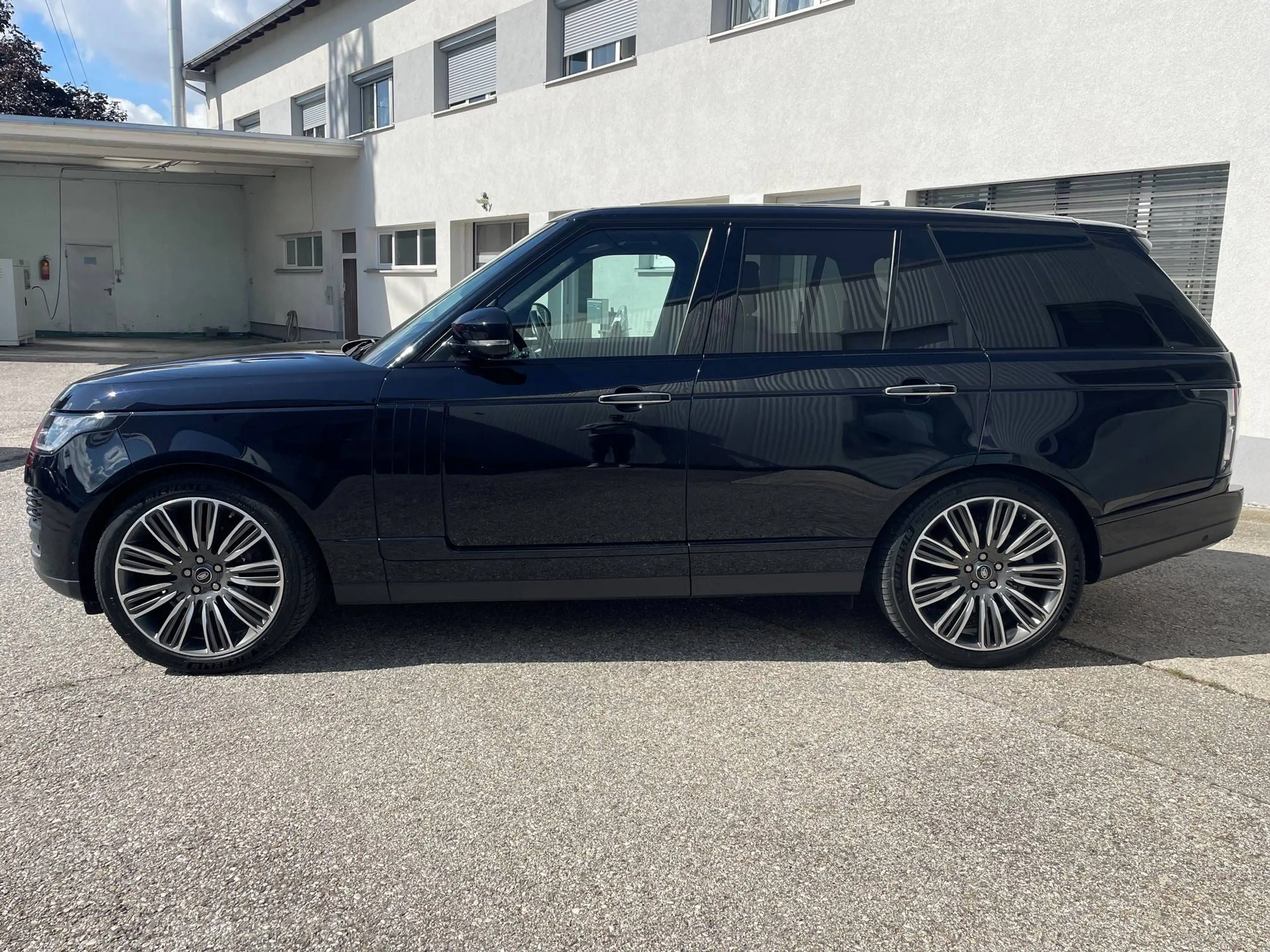 Land Rover Range Rover P525 V8 Autobiography*all Black*MWST ausweisbar — photo 8