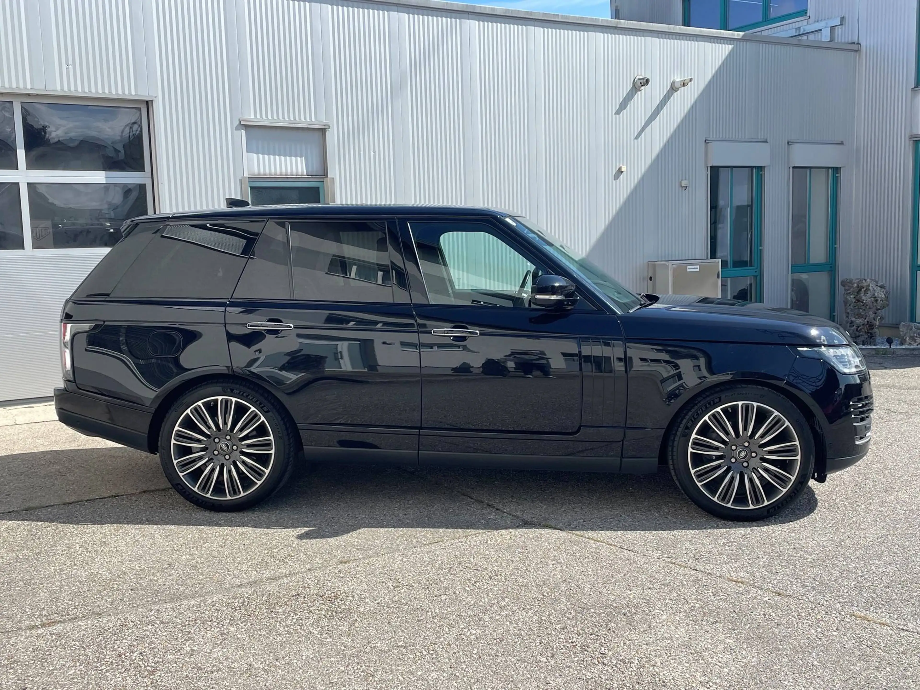 Land Rover Range Rover P525 V8 Autobiography*all Black*MWST ausweisbar — photo 4
