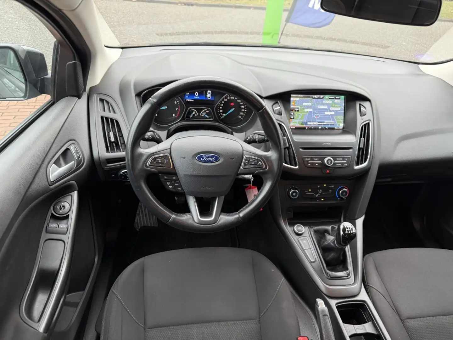 Ford Focus Wagon 1.0 Trend navi airco cruise control 179dkm Gris - 2