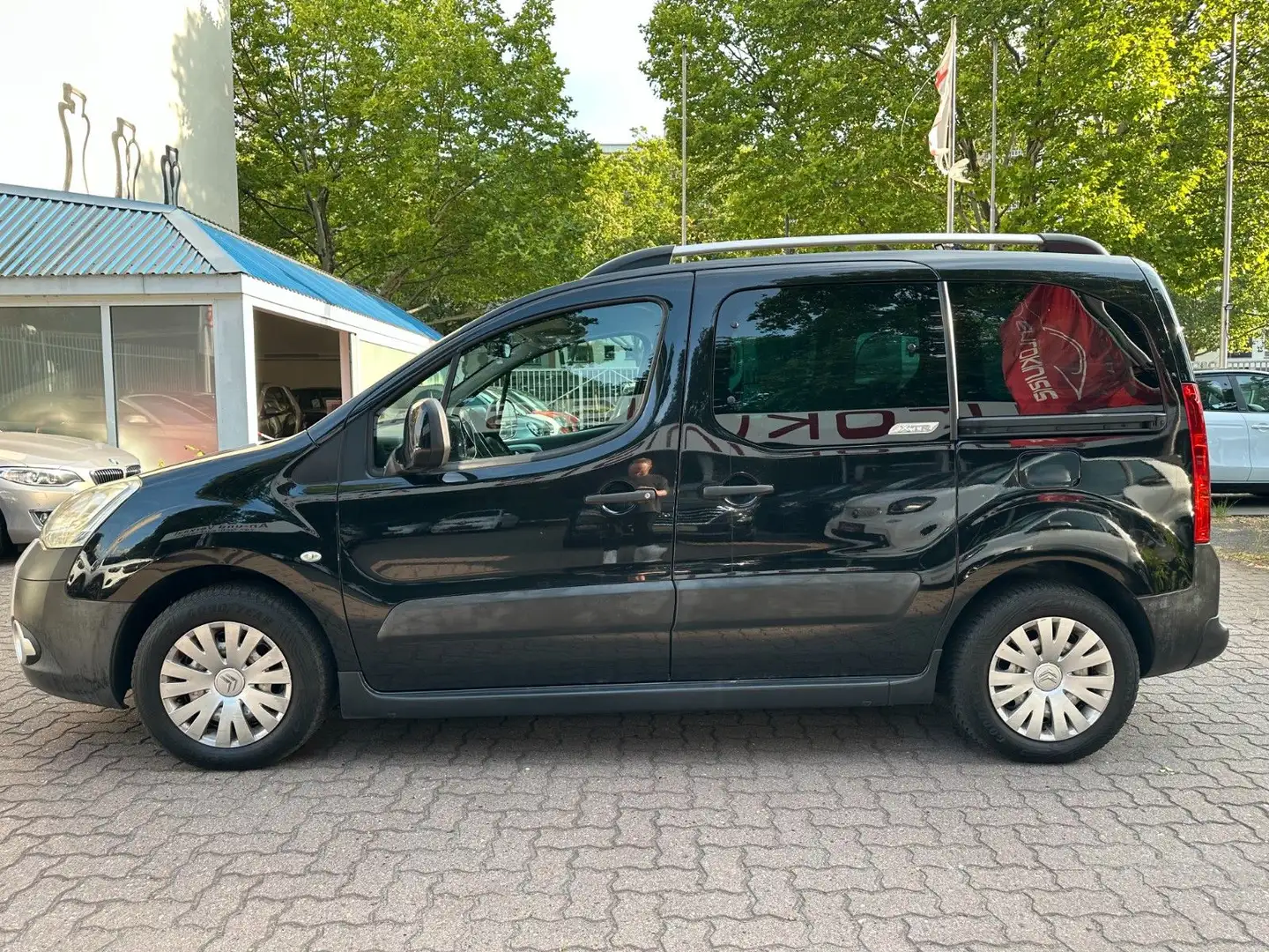 Citroen Berlingo HDi 110 FAP XTR*TEMP*SHZ*KLIMA*AHK*PDC* Noir - 2