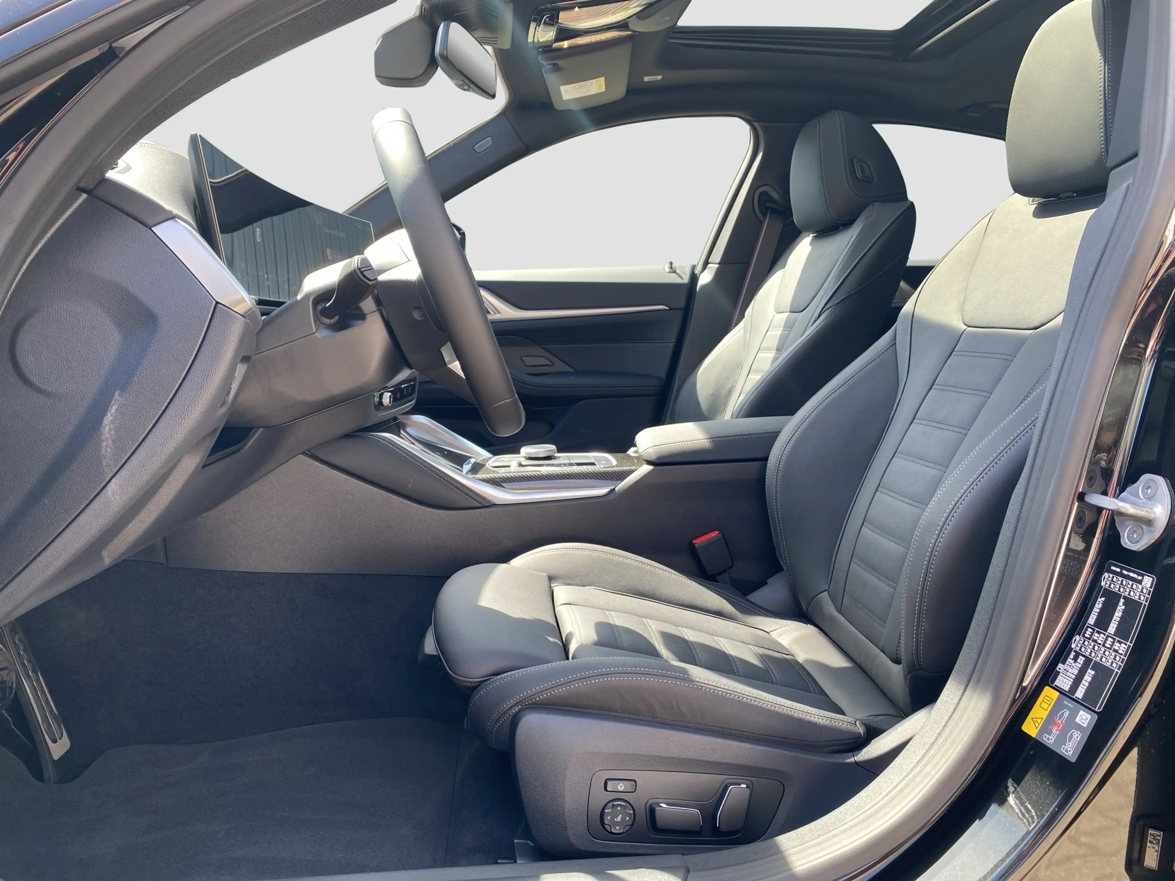 BMW i4 xDrive40 Gran Coupé M-Sport UPE 87.960 EUR — photo 11