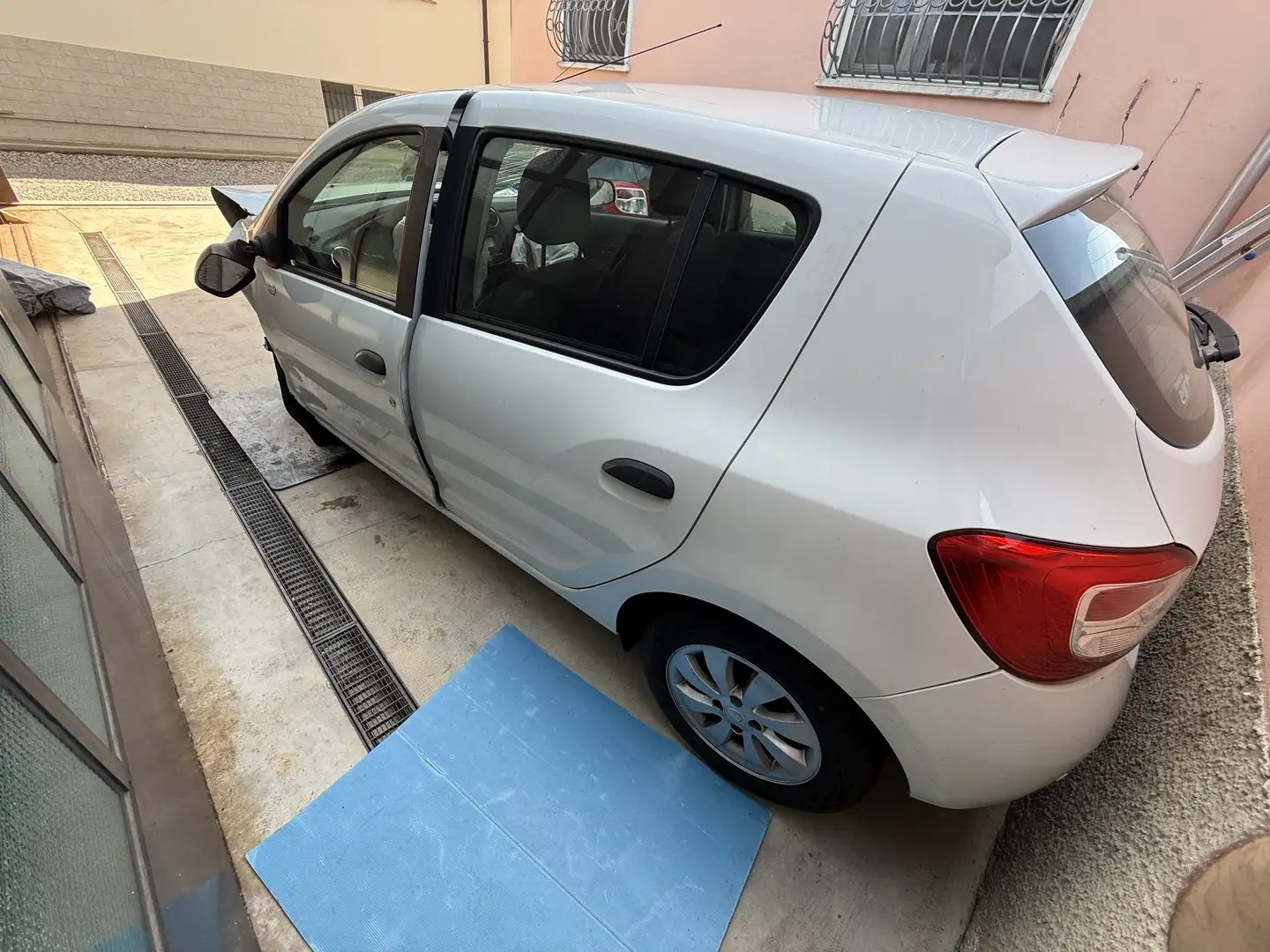 Dacia Sandero 0.9 tce Laureate Gpl s&s 90cv - 1