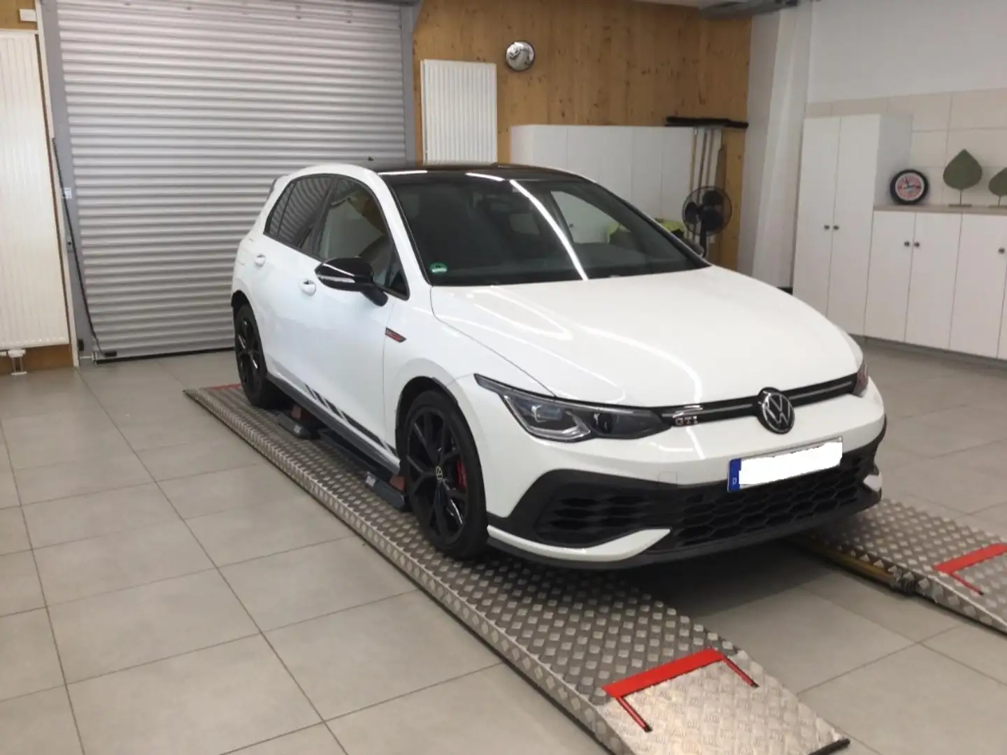 Volkswagen Golf GTI Clubsport BLACK SYTLE MATRIX PANNO HARMAN 19'' Weiß - 1