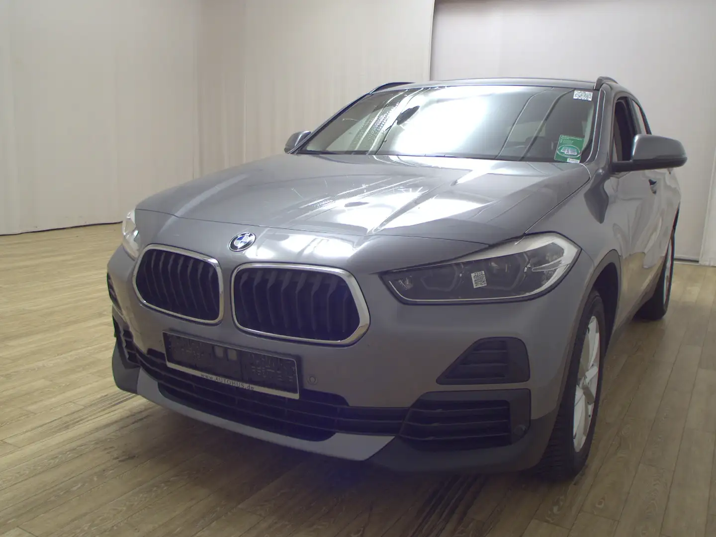BMW X2 sDrive18i Advantage Navi HiFi RFK LED Grau - 2