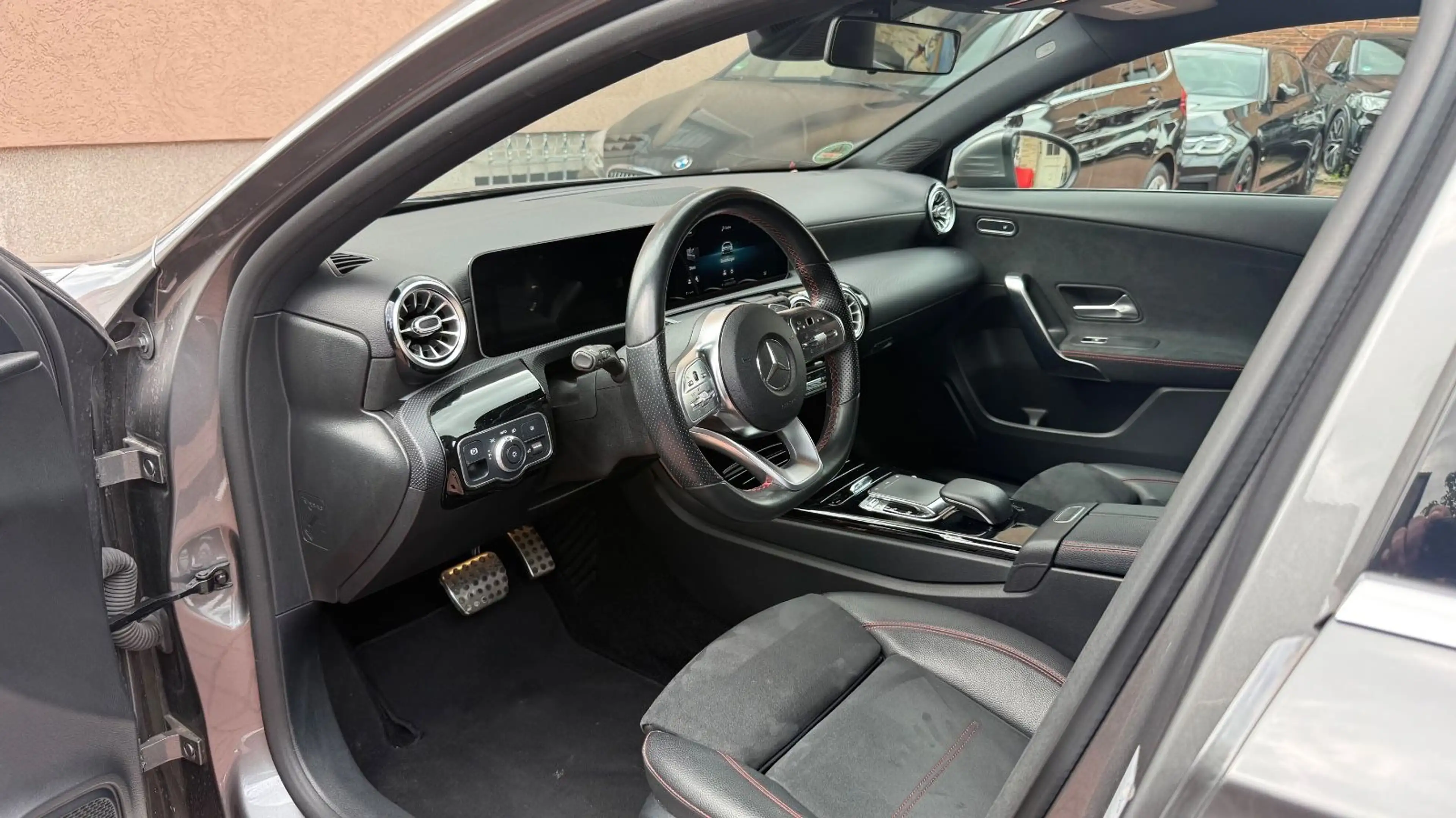 Mercedes-Benz A 200 AMG LINE+MULTIBEAM+AUT.+AMBIENTE+MBUX — photo 17