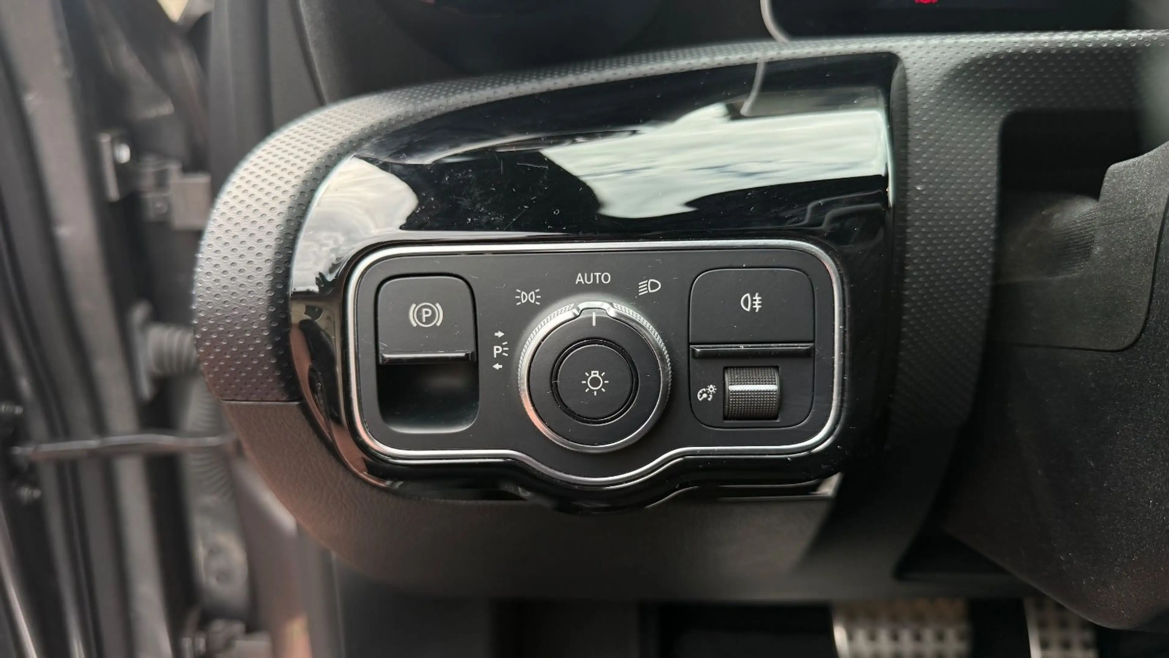 Mercedes-Benz A 200 AMG LINE+MULTIBEAM+AUT.+AMBIENTE+MBUX — photo 12