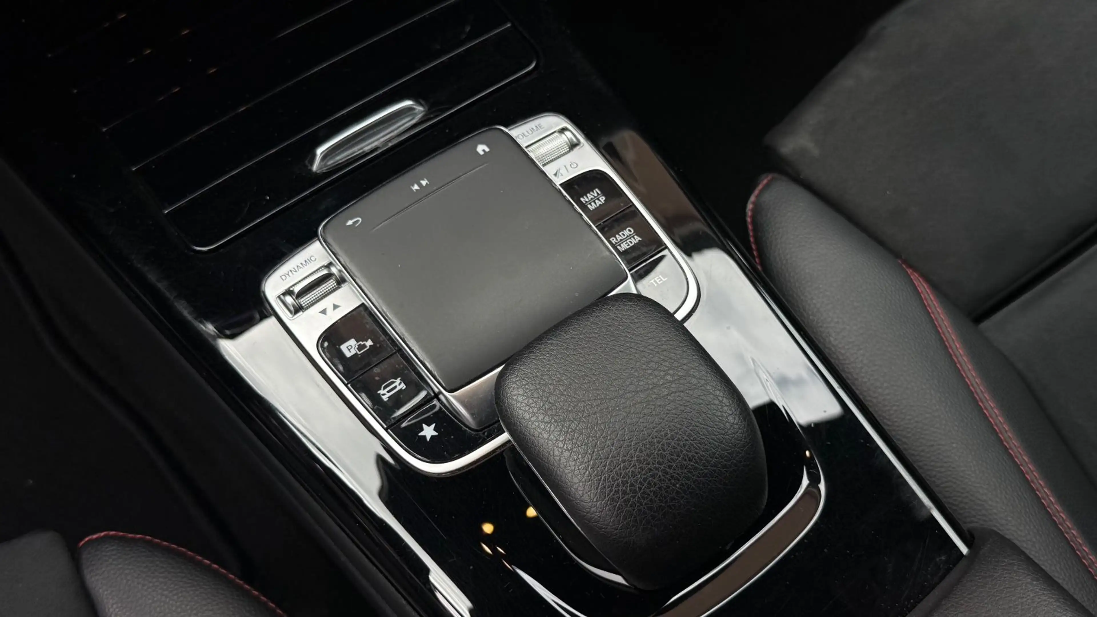 Mercedes-Benz A 200 AMG LINE+MULTIBEAM+AUT.+AMBIENTE+MBUX — photo 13