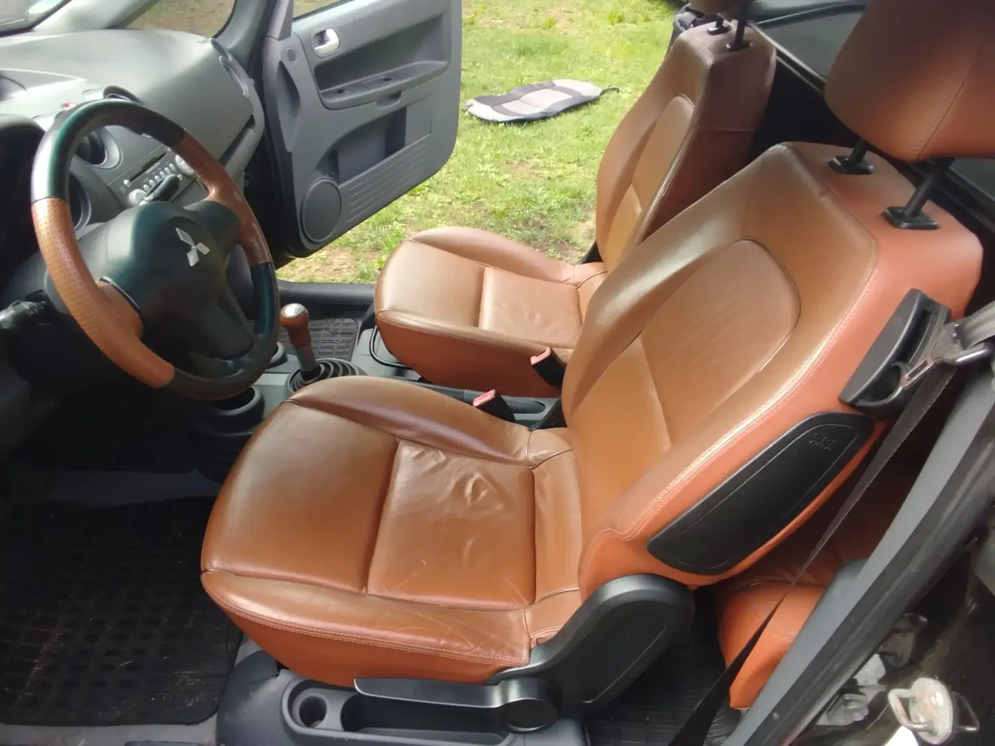 Mitsubishi Colt Colt CZC 1.5 Schwarz - 2
