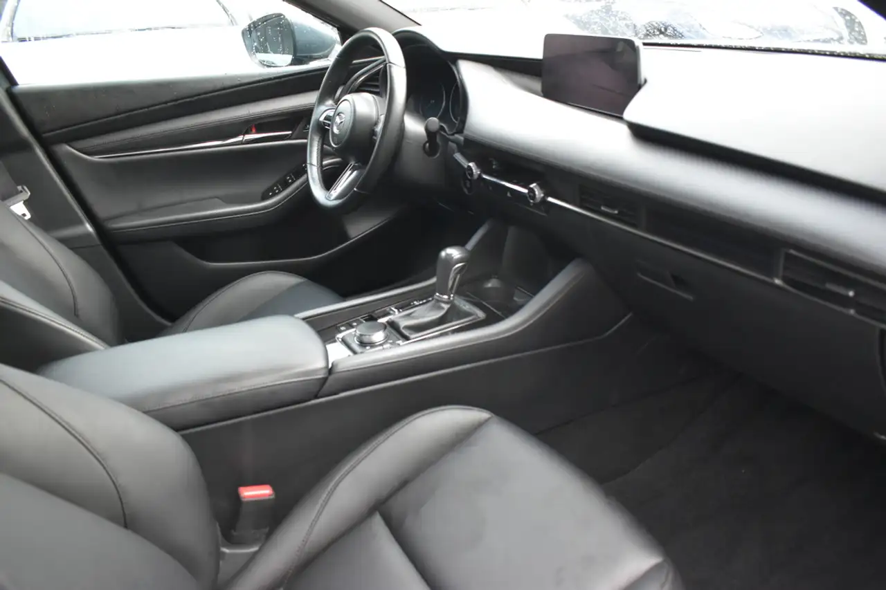 Mazda 3 снимка Mazda 3