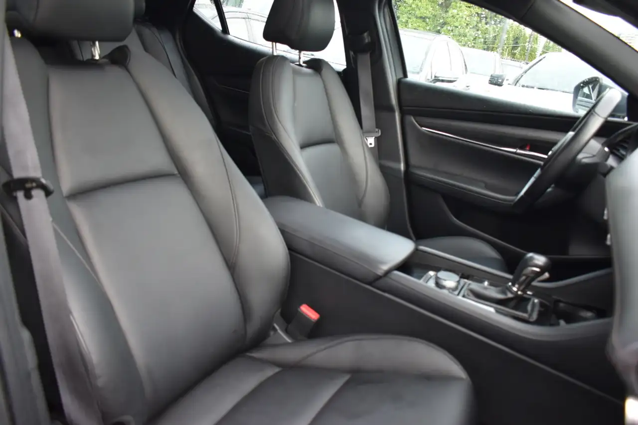 Mazda 3 снимка Mazda 3