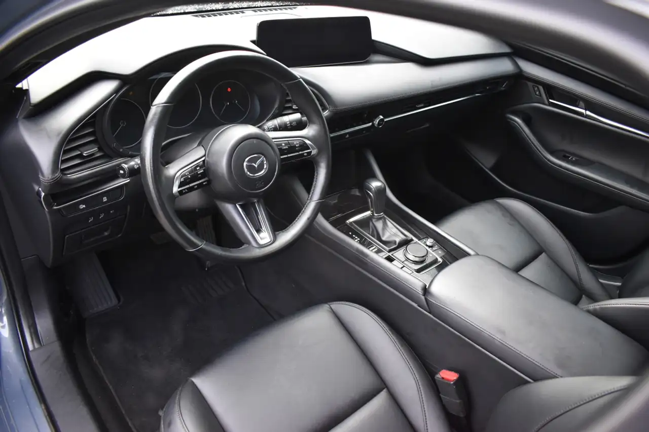 Mazda 3 снимка Mazda 3