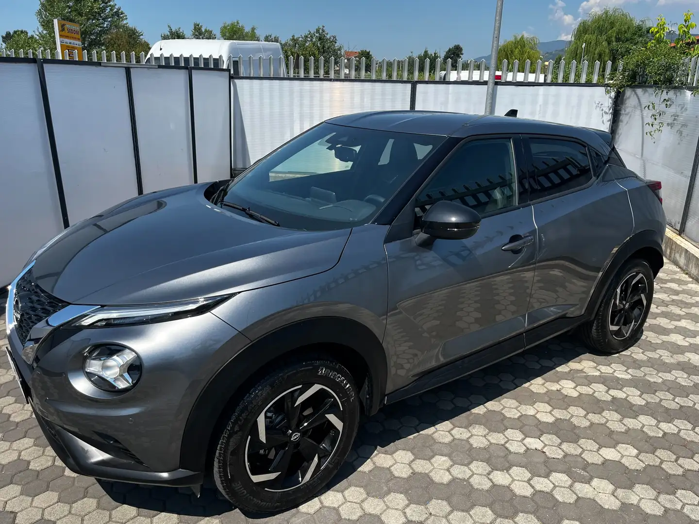 Nissan Juke Juke II 2020 1.0 dig-t N-Connecta 114cv Grijs - 1