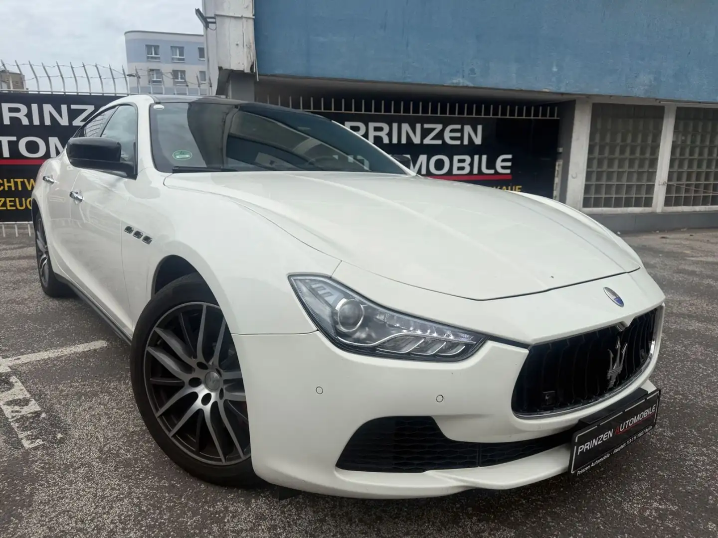 Maserati Ghibli 3,0 V6*AUT*SPUR*APPLE*R.CAM*BI-XENON Weiß - 2